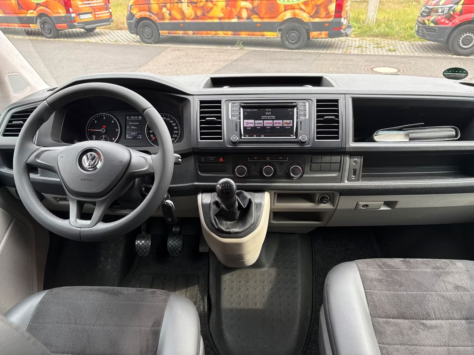 Volkswagen T6 Camper nur 73tkm 2.0 TDI 150PS Schaltgetriebe unfallfrei | Wohnmobil mit PDC, Rückfahrkamera | Campervan Umbau 4 Sitzer | VW