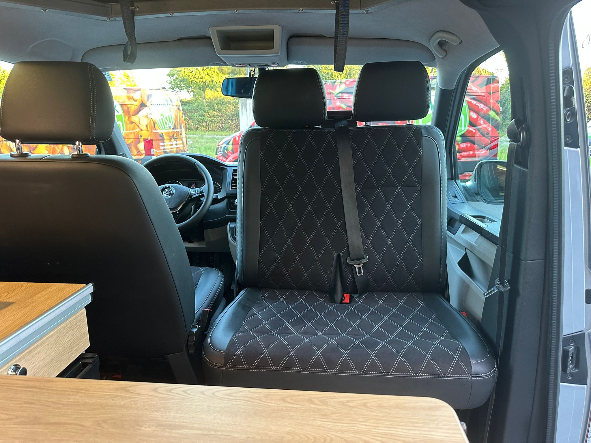 Volkswagen T6 Camper 2.0 TDI 102PS unfallfrei | Wohnmobil mit Hubdach Schlafdach, PDC, Navi, Rückfahrkamera | Campervan Umbau 5 Sitzer | VW
