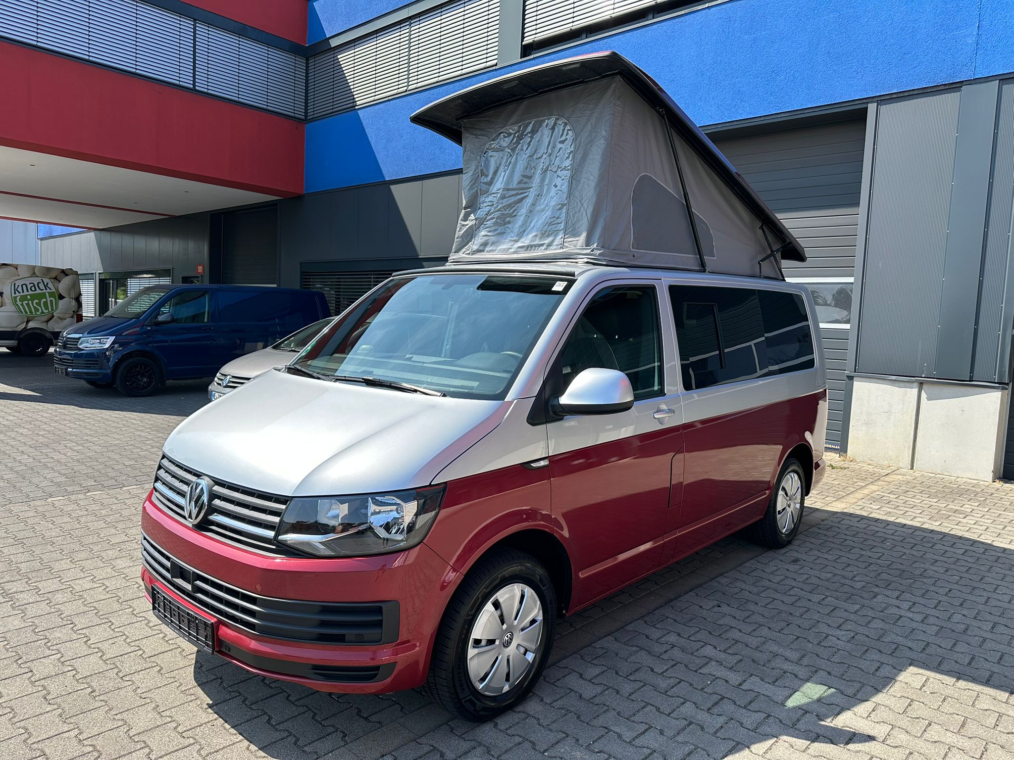 Volkswagen T6 Camper 2.0 TDI 102PS unfallfrei | Wohnmobil mit Hubdach Schlafdach, PDC, Navi, Rückfahrkamera | Campervan Umbau 5 Sitzer | VW