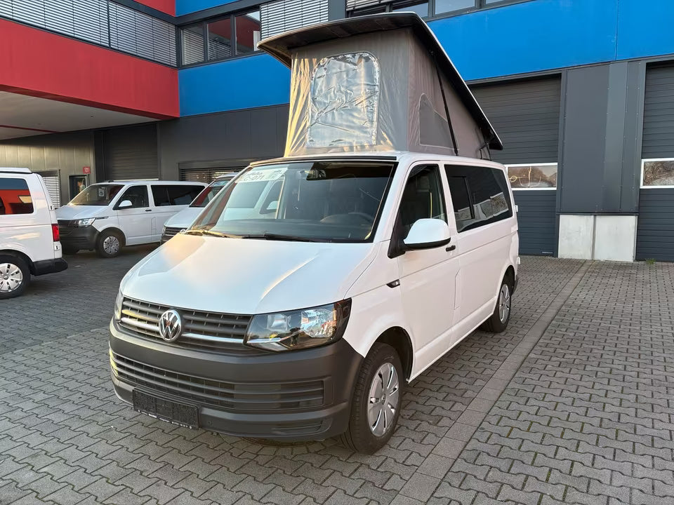 Volkswagen T6 Camper 2.0 TDI 114PS unfallfrei | Wohnmobil mit Hubdach Schlafdach, PDC, Anhängerkupplung, Rückfahrkamera | Campervan Umbau 5 Sitzer VW