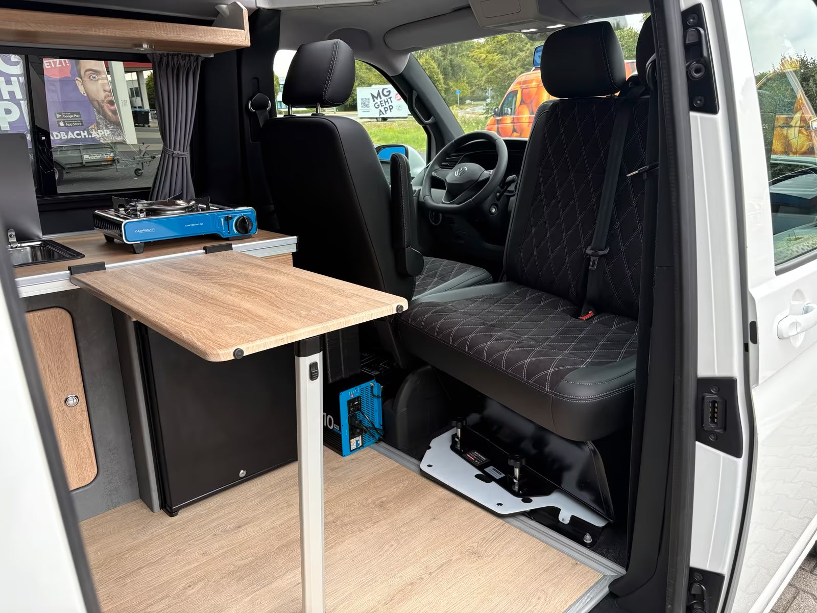 Volkswagen T6.1 Camper 2.0 TDI 150PS unfallfrei | Wohnmobil mit Hubdach Schlafdach, PDC, Rückfahrkamera | Campervan Umbau 5 Sitzer | VW