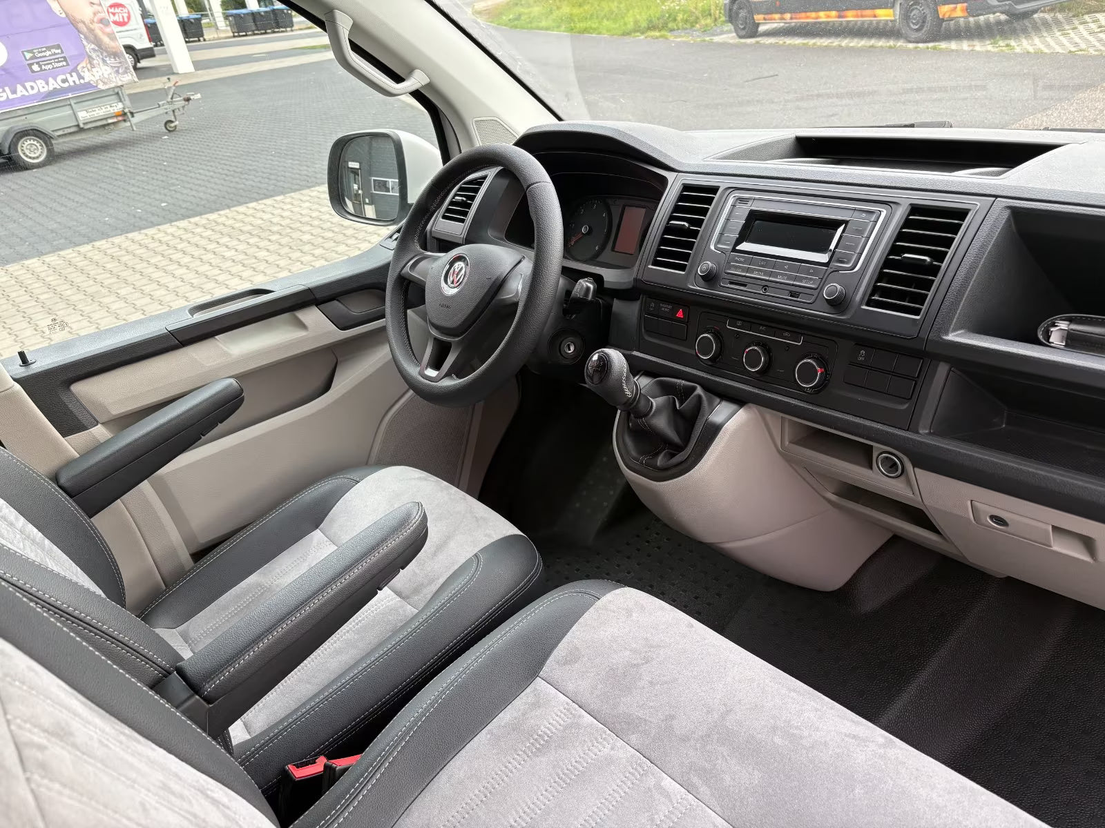 Volkswagen T6 Camper 2.0 TDI 150PS Schaltgetriebe unfallfrei | Wohnmobil mit Hubdach Schlafdach, Rückfahrkamera mit PDC | Campervan Umbau 5 Sitzer | VW Bulli