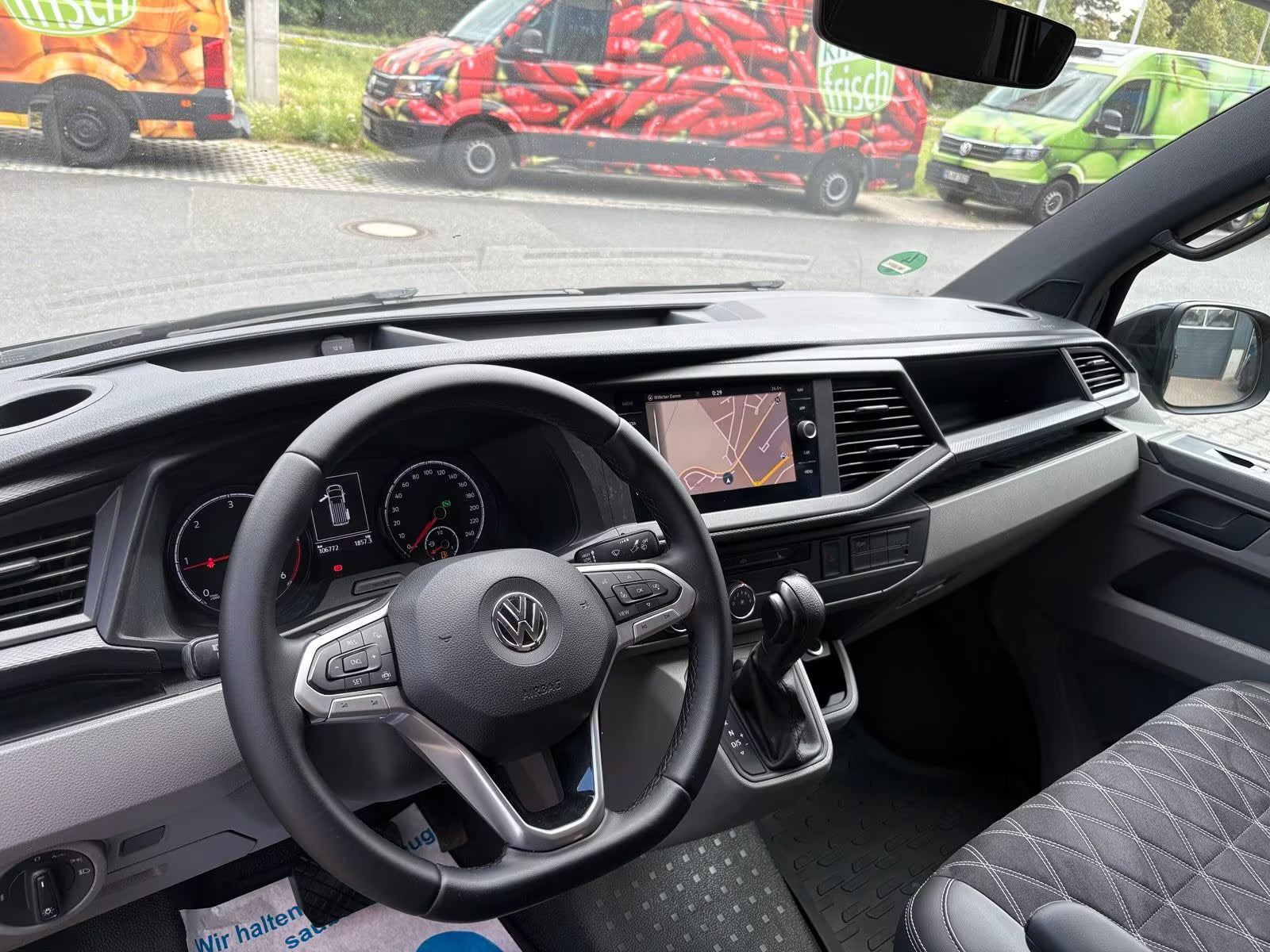 Volkswagen T6.1 Camper 2.0 TDI DSG 150PS unfallfrei | Wohnmobil mit Hubdach Schlafdach, PDC, Navi, Rückfahrkamera | Campervan Umbau 5 Sitzer VW
