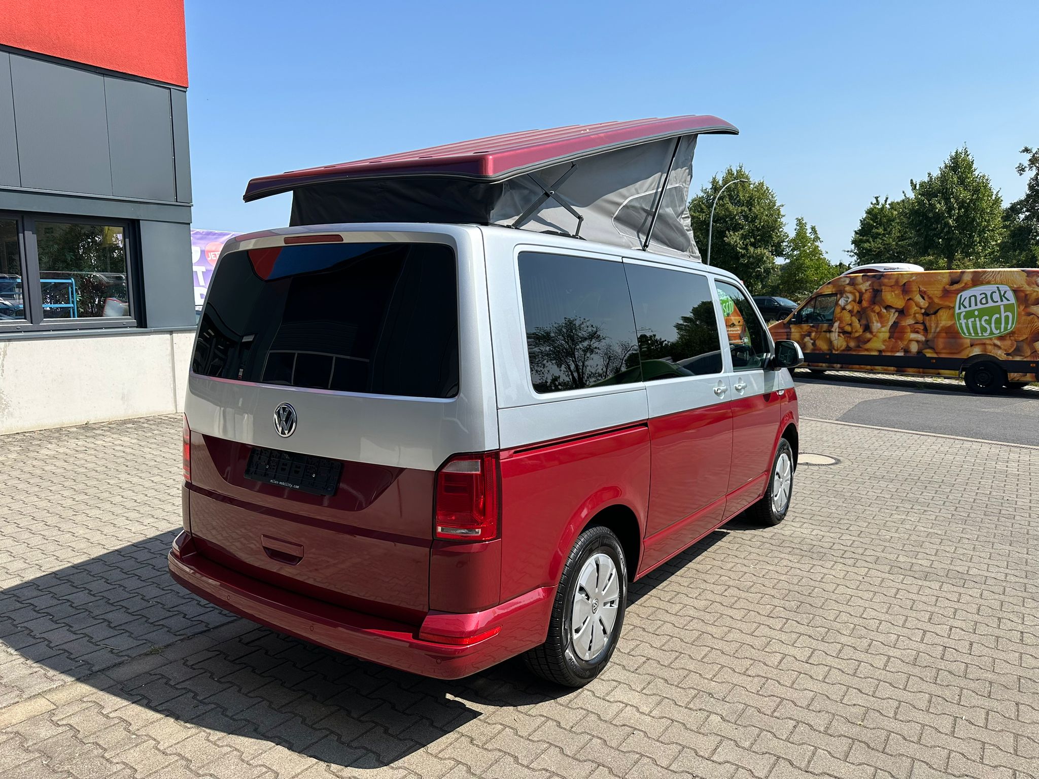 Volkswagen T6 Camper 2.0 TDI 102PS unfallfrei | Wohnmobil mit Hubdach Schlafdach, PDC, Navi, Rückfahrkamera | Campervan Umbau 5 Sitzer | VW