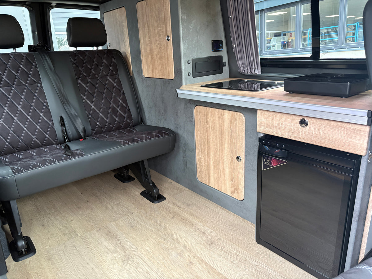 Volkswagen T6.1 Camper mit Aufstelldach, 2.0 TDI, 150 PS / 110KW, DSG | VW Bulli Wohnmobil Campervan Kastenwagen
