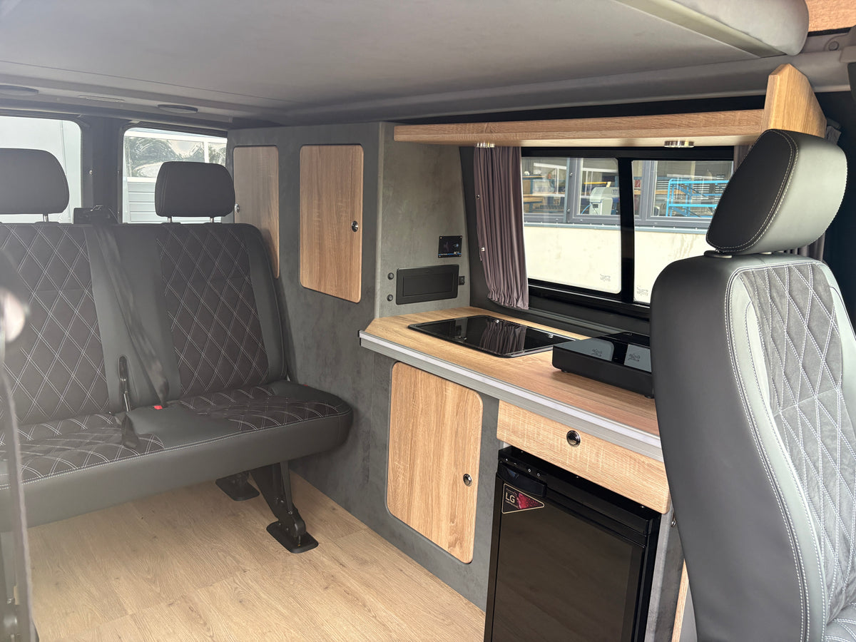 Volkswagen T6.1 Camper mit Aufstelldach, 2.0 TDI, 150 PS / 110KW, DSG | VW Bulli Wohnmobil Campervan Kastenwagen
