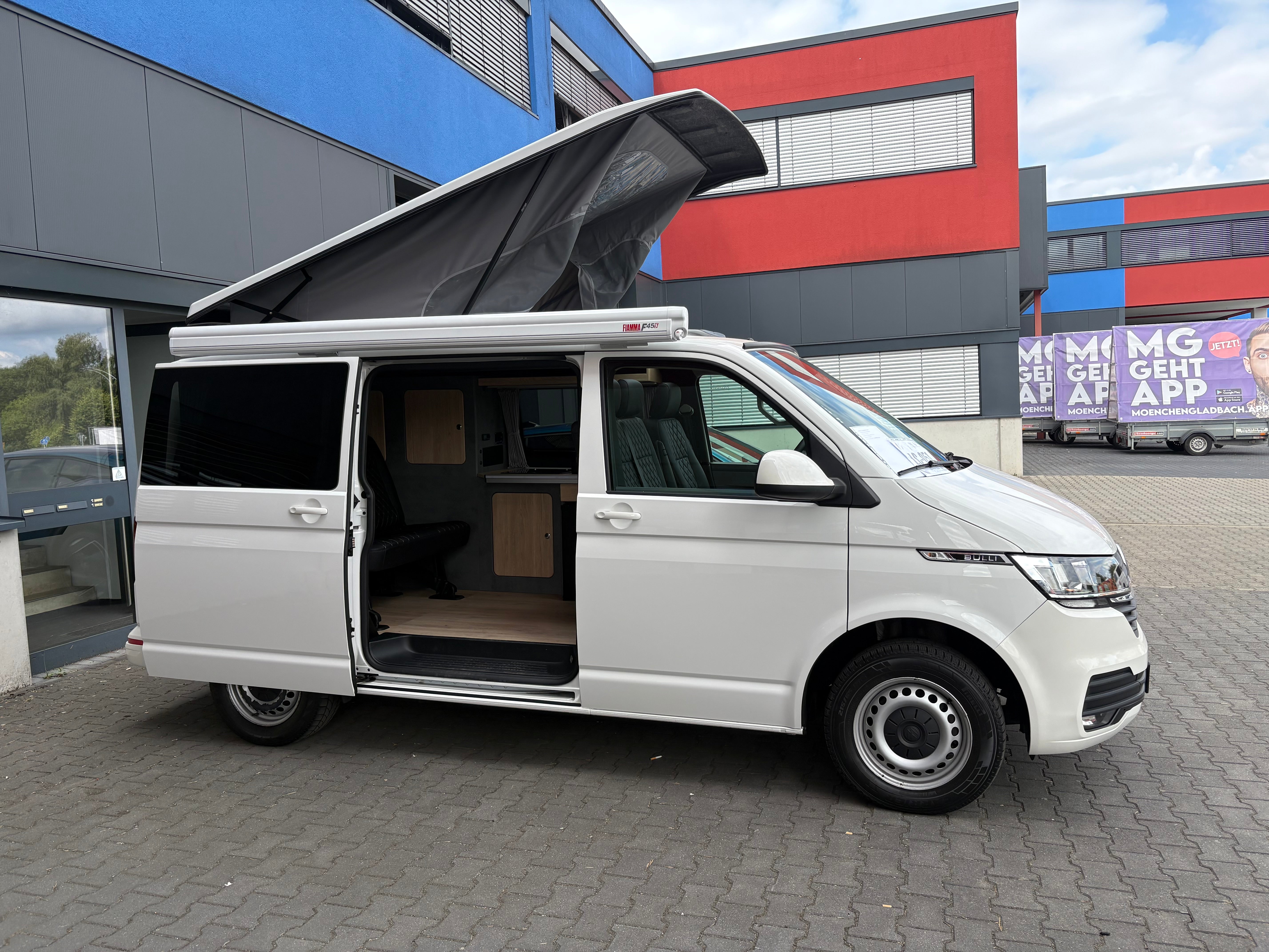 Volkswagen T6.1 Camper 2.0 TDI 150PS unfallfrei| mit Markise | Wohnmobil mit Hubdach Schlafdach, PDC, Navi, Rückfahrkamera | Campervan Umbau 5 Sitzer
