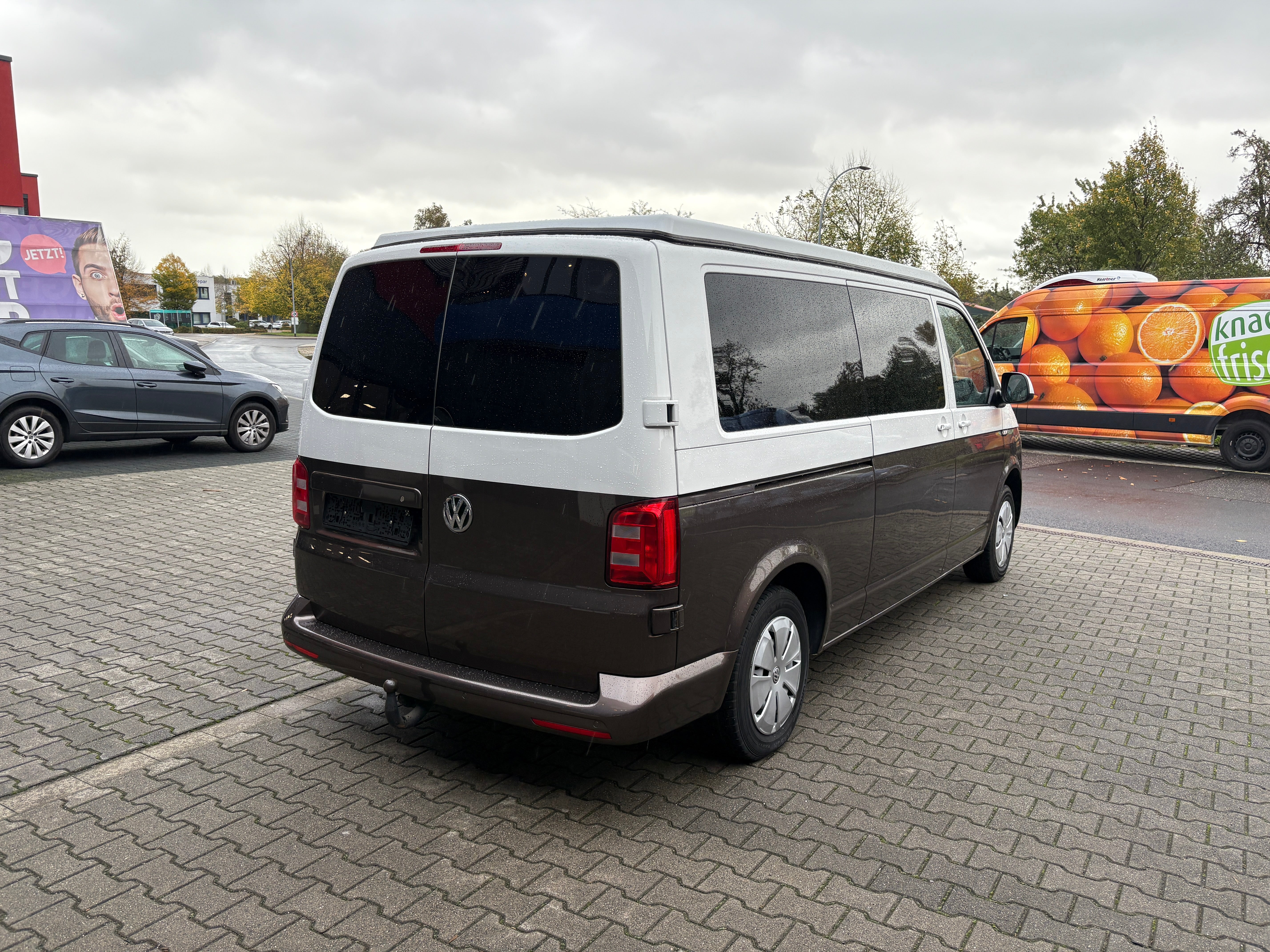 T6 Camper mit Toilette 2.0 TDI 102PS unfallfrei | Wohnmobil mit Hubdach Schlafdach, Zweifarbig, PDC, Rückfahrkamera | Campervan Umbau 5 Sitzer