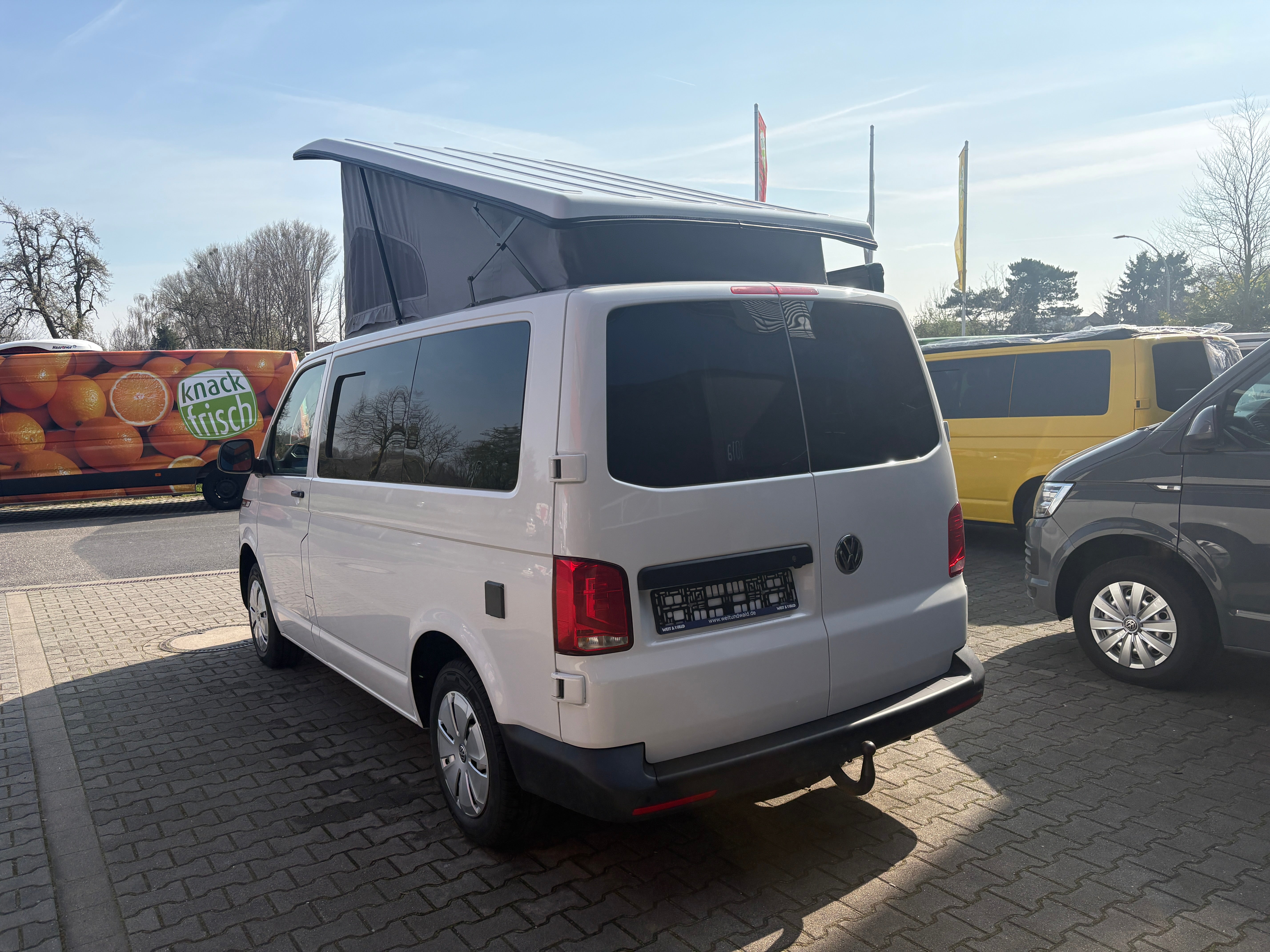 Volkswagen T6.1 Camper mit Schlafdach 2.0 TDI, 110 PS | VW Bulli Wohmobil Campervan | KM-Stand: 109.000 km, EZ: 11.2020, Weiß