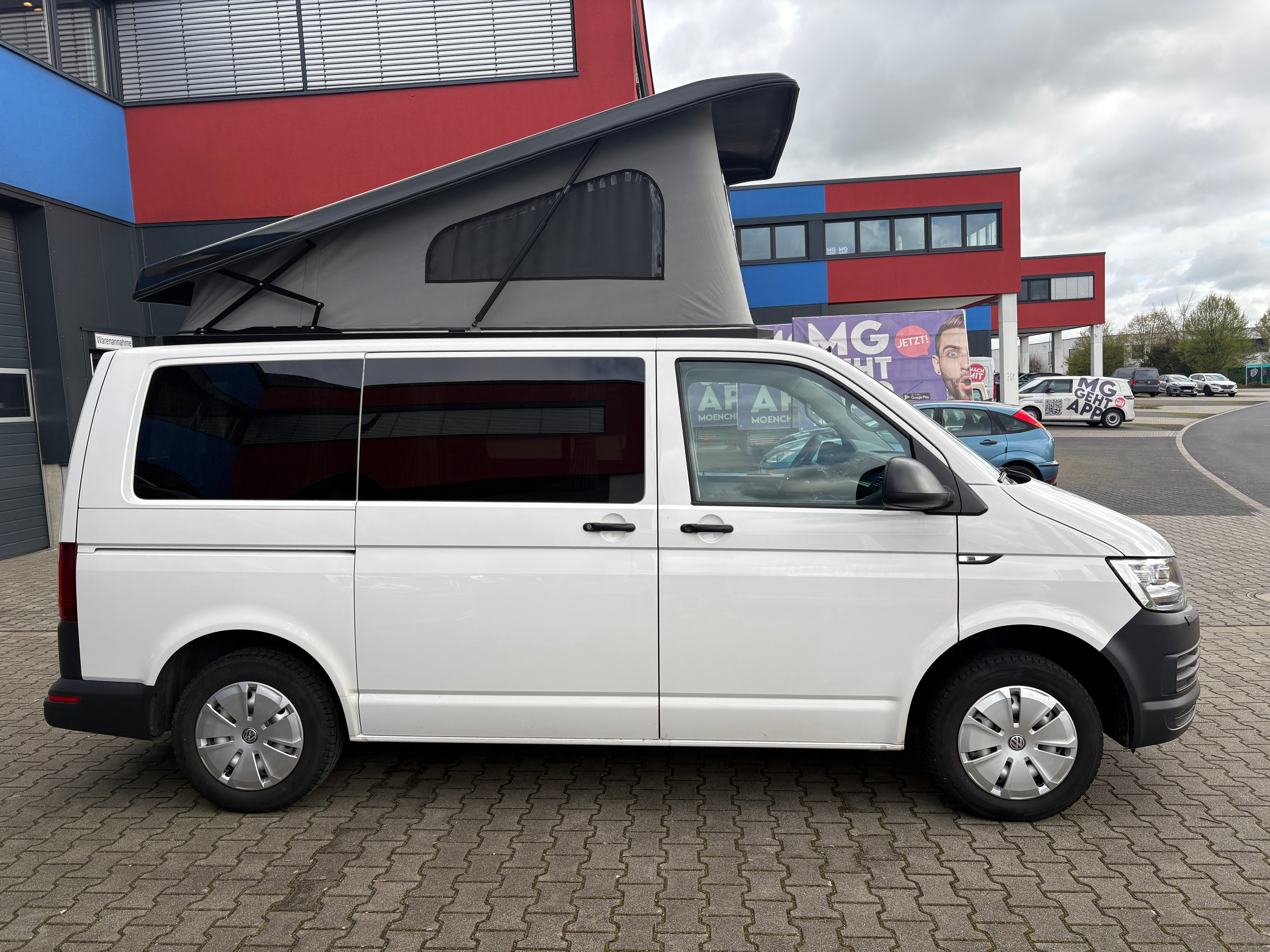 Volkswagen T6 Camper mit Schlafdach 2.0 TDI, 150 PS, Weiß, Schalter - 6 Gang | VW Bulli Wohmobil Campervan | KM-Stand: 124.000 km, EZ: 11.2019, Foto 10 | Weit & Wald Mönchengladbach