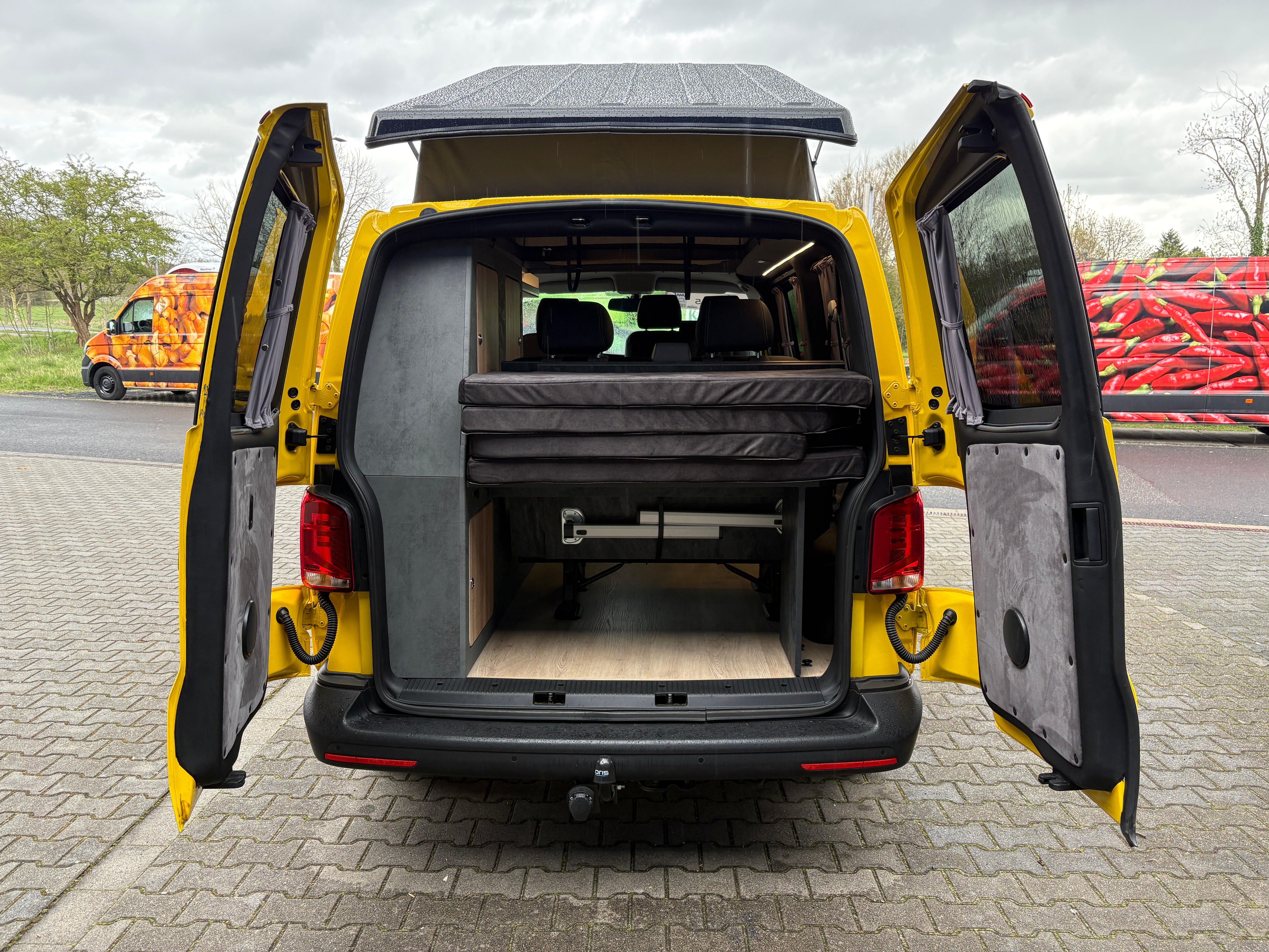 Volkswagen T6.1 Camper mit Schlafdach 2.0 TDI, 150 PS, Gelb, DSG | VW Bulli Wohmobil Campervan | KM-Stand: 81.000 km, EZ: 02.2020, Foto 11 | Weit & Wald Mönchengladbach