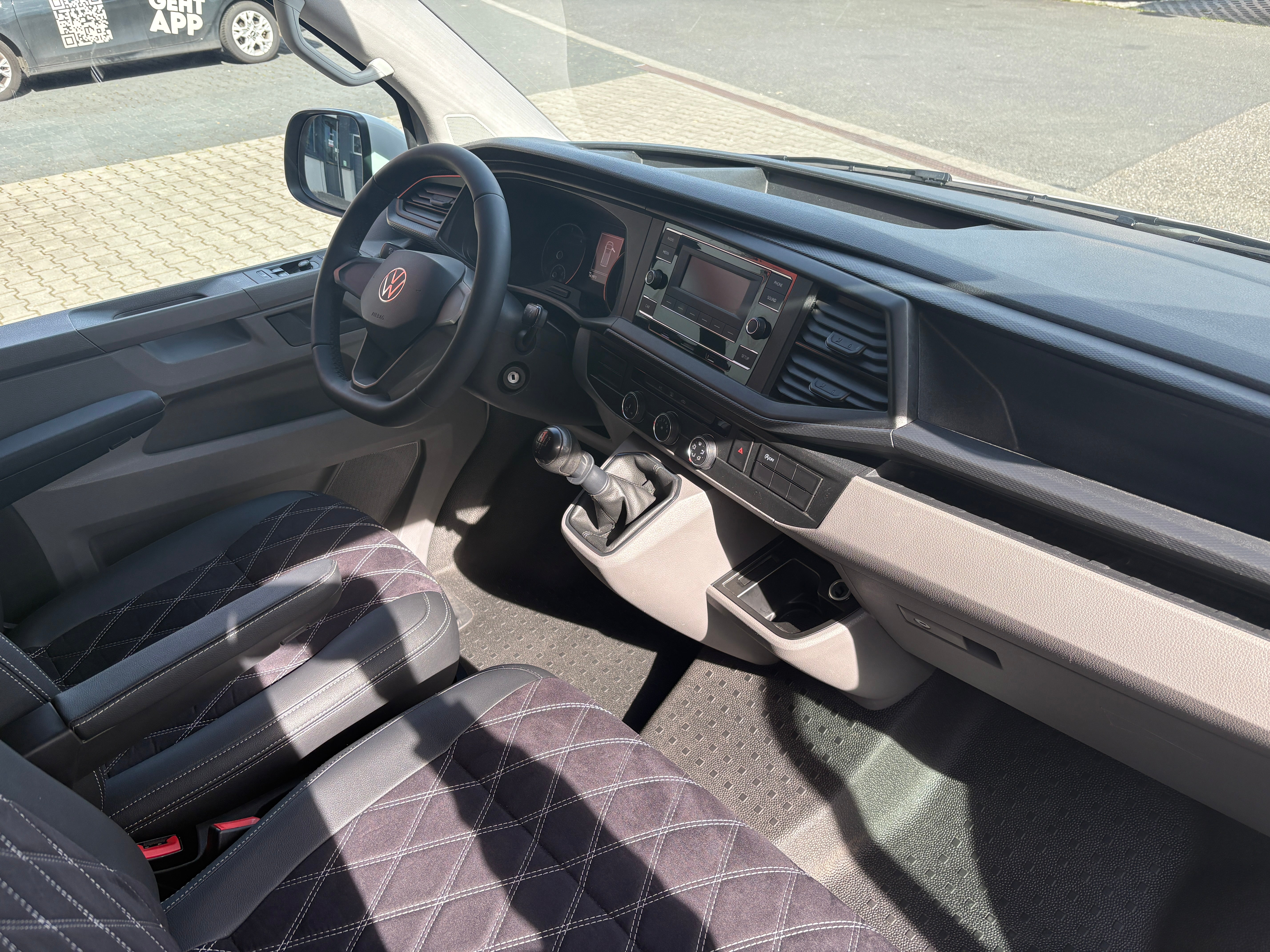 Volkswagen T6.1 Camper 2.0 TDI, 110 PS, Weiß | VW Bulli Wohmobil Campervan | KM-Stand: 143.000 km, EZ: 10.2020, Foto 19 | Weit & Wald Mönchengladbach
