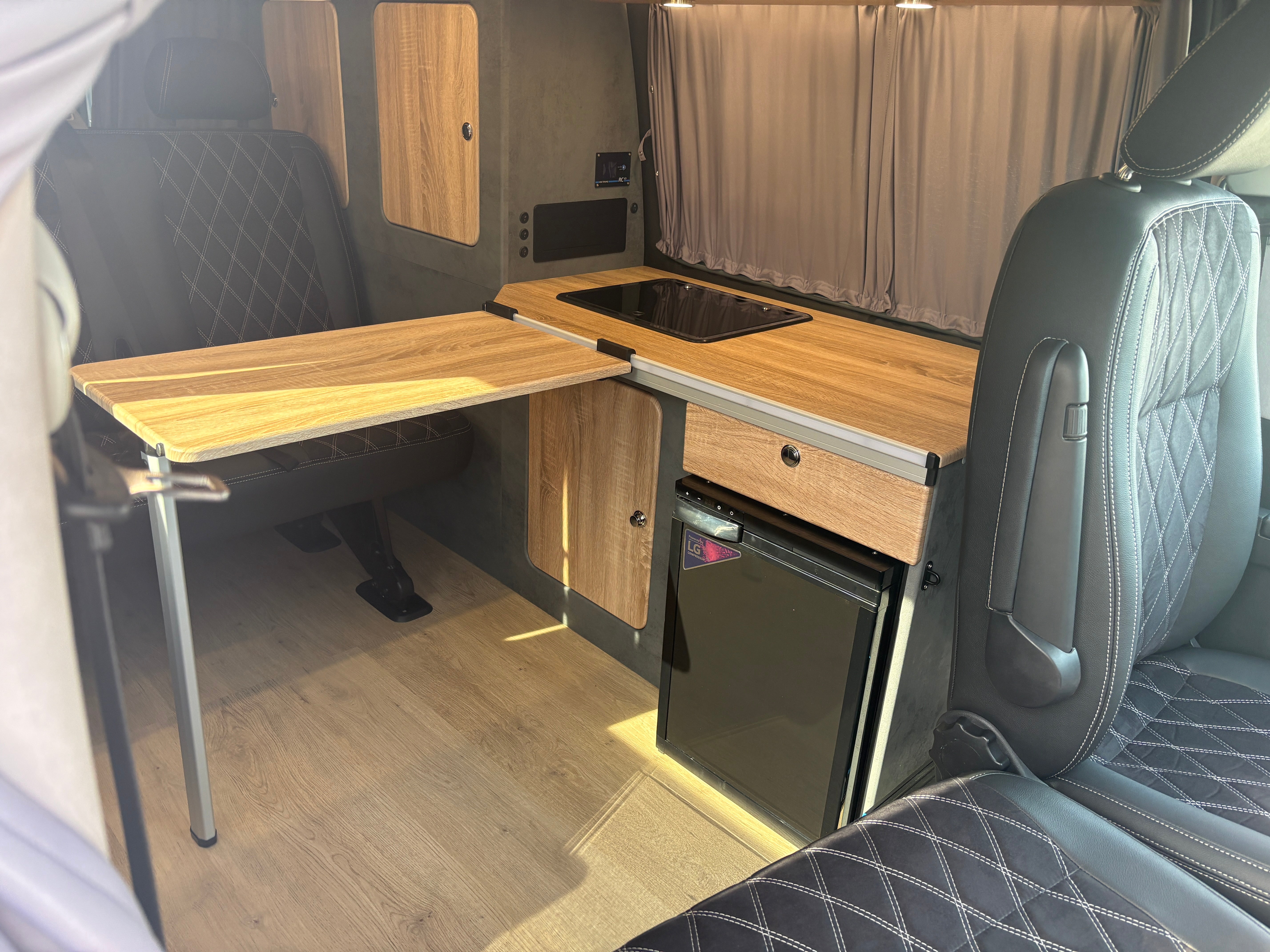 Volkswagen T6.1 Camper 2.0 TDI, 110 PS, Weiß | VW Bulli Wohmobil Campervan | KM-Stand: 143.000 km, EZ: 10.2020, Foto 22 | Weit & Wald Mönchengladbach