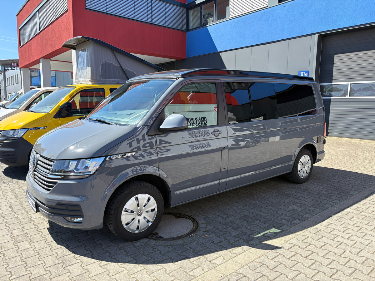 Volkswagen T6.1 Camper mit Aufstelldach & integriertem WC mit Kassettentoilette, 2.0 TDI, 150 PS / 110KW, Schalter - 6 Gang | VW Bulli Wohnmobil Campervan Kastenwagen