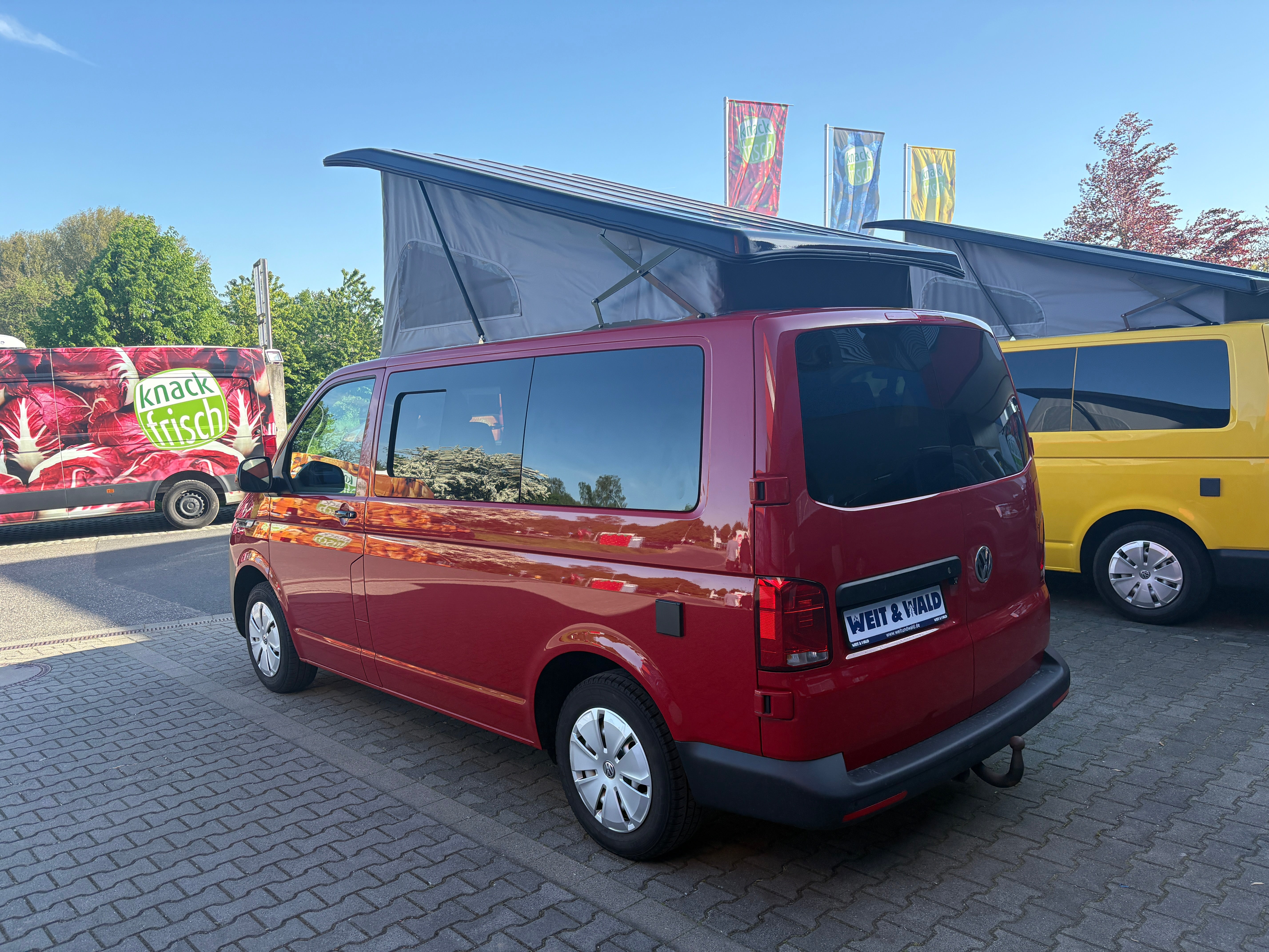 Volkswagen T6.1 Camper mit Schlafdach 2.0 TDI, 110 PS, Rot | VW Bulli Wohmobil Campervan | KM-Stand: 94.000 km, EZ: 09.2020, Foto 10 | Weit & Wald Mönchengladbach