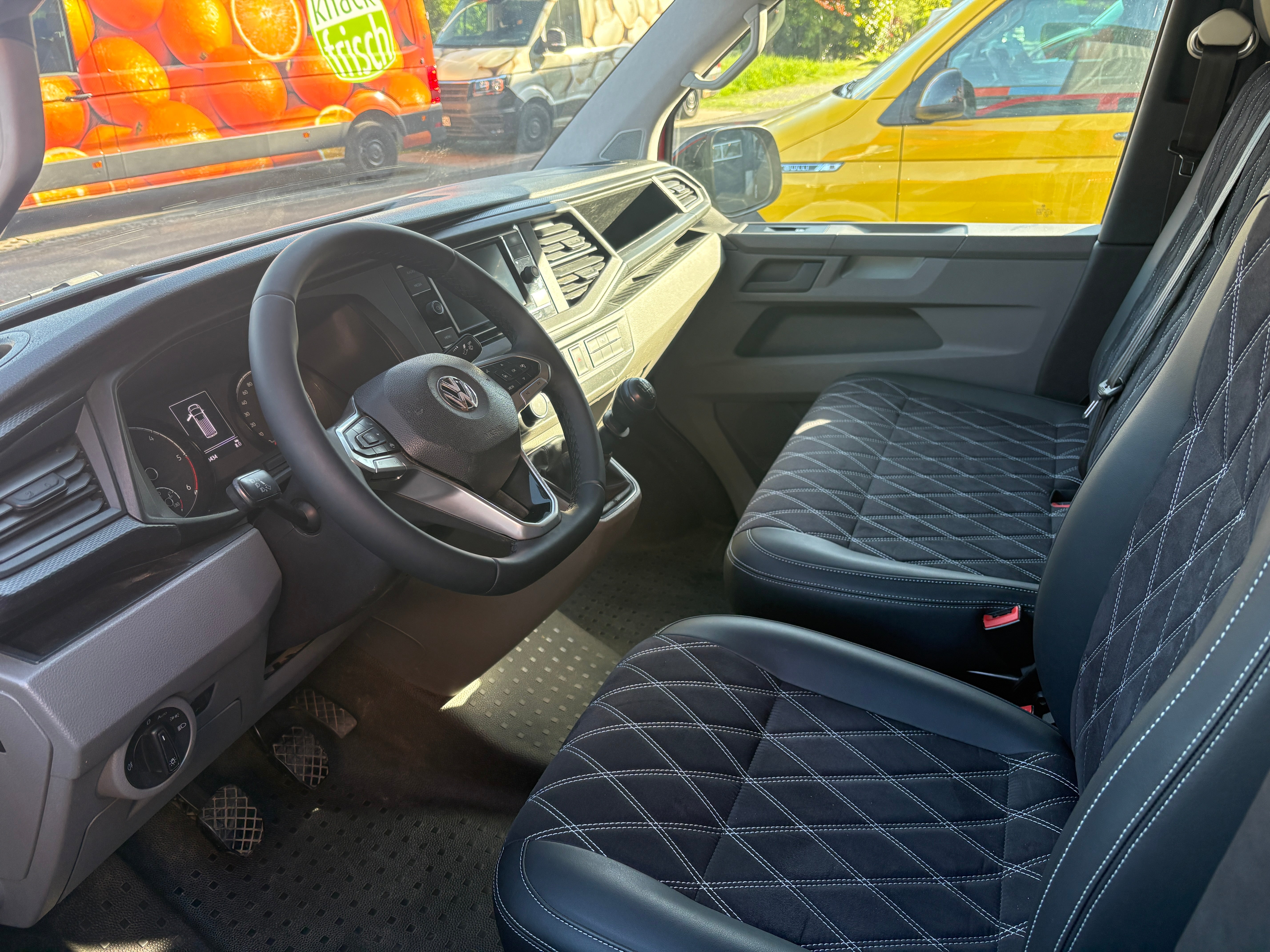 Volkswagen T6.1 Camper mit Schlafdach 2.0 TDI, 110 PS, Rot | VW Bulli Wohmobil Campervan | KM-Stand: 94.000 km, EZ: 09.2020, Foto 15 | Weit & Wald Mönchengladbach