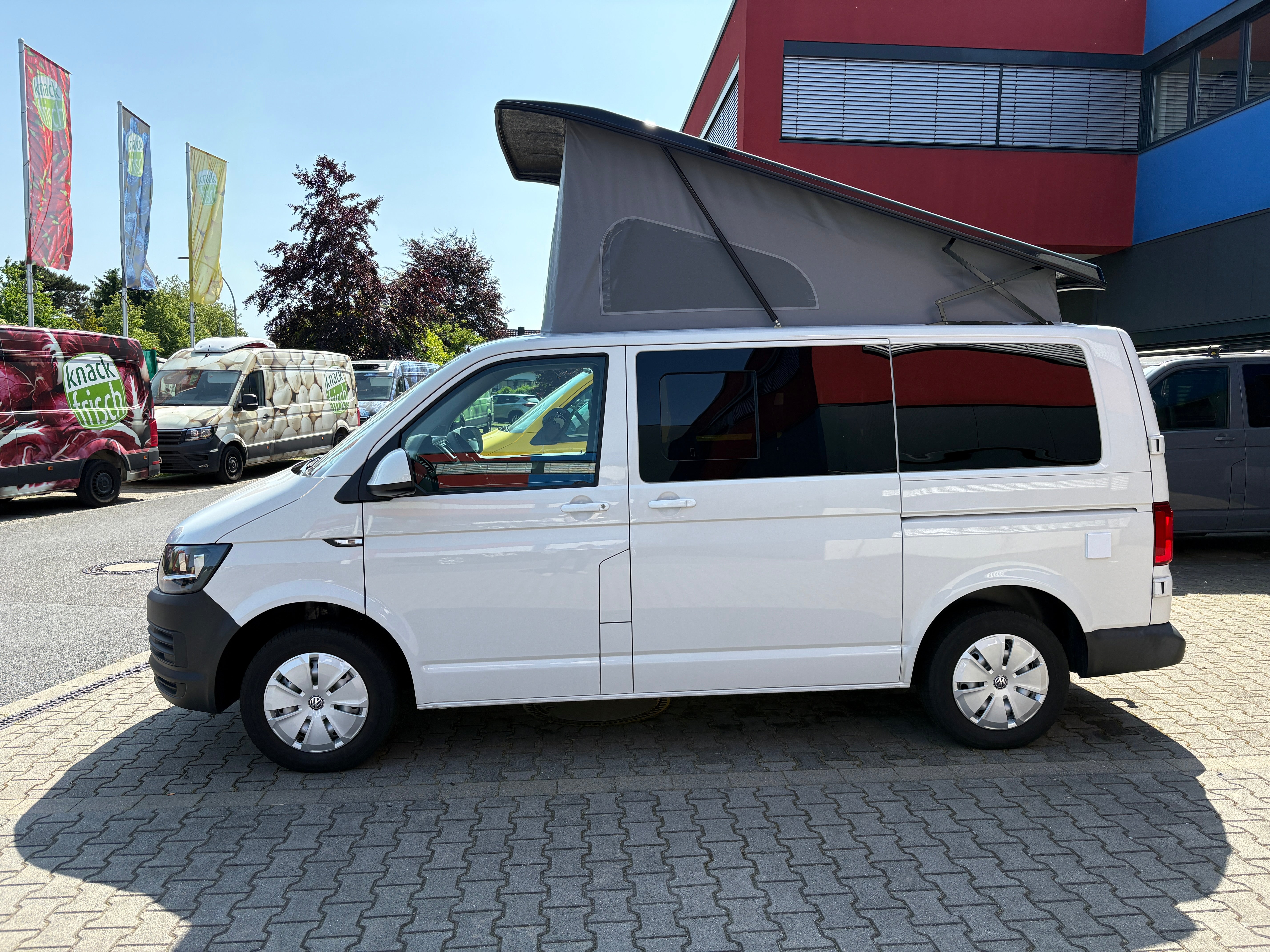 Volkswagen T6 Camper mit Aufstelldach, 2.0 TDI, 114 PS / 84KW | VW Bulli Wohnmobil Campervan Kastenwagen