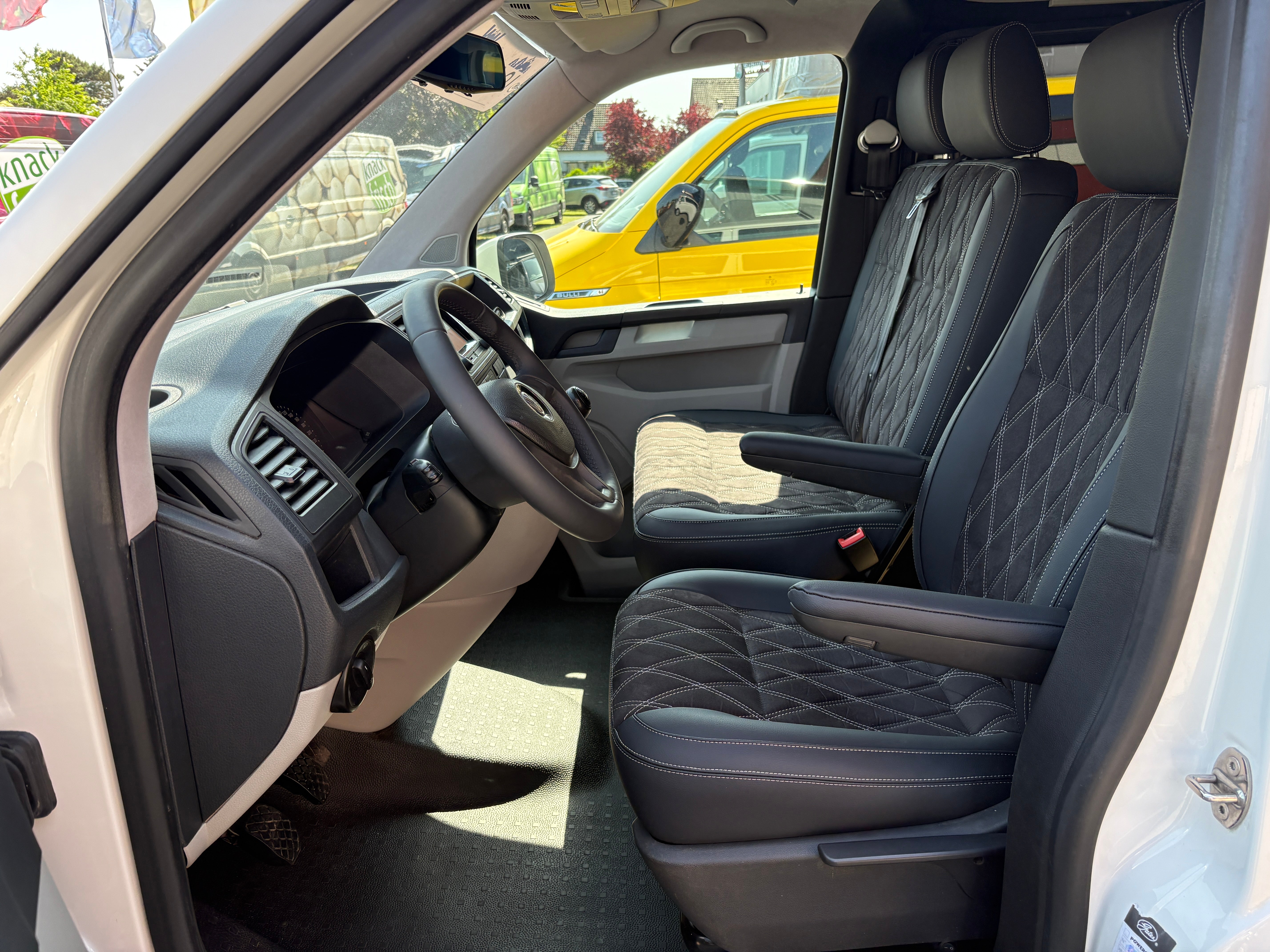 Volkswagen T6 Camper mit Aufstelldach, 2.0 TDI, 114 PS / 84KW | VW Bulli Wohnmobil Campervan Kastenwagen