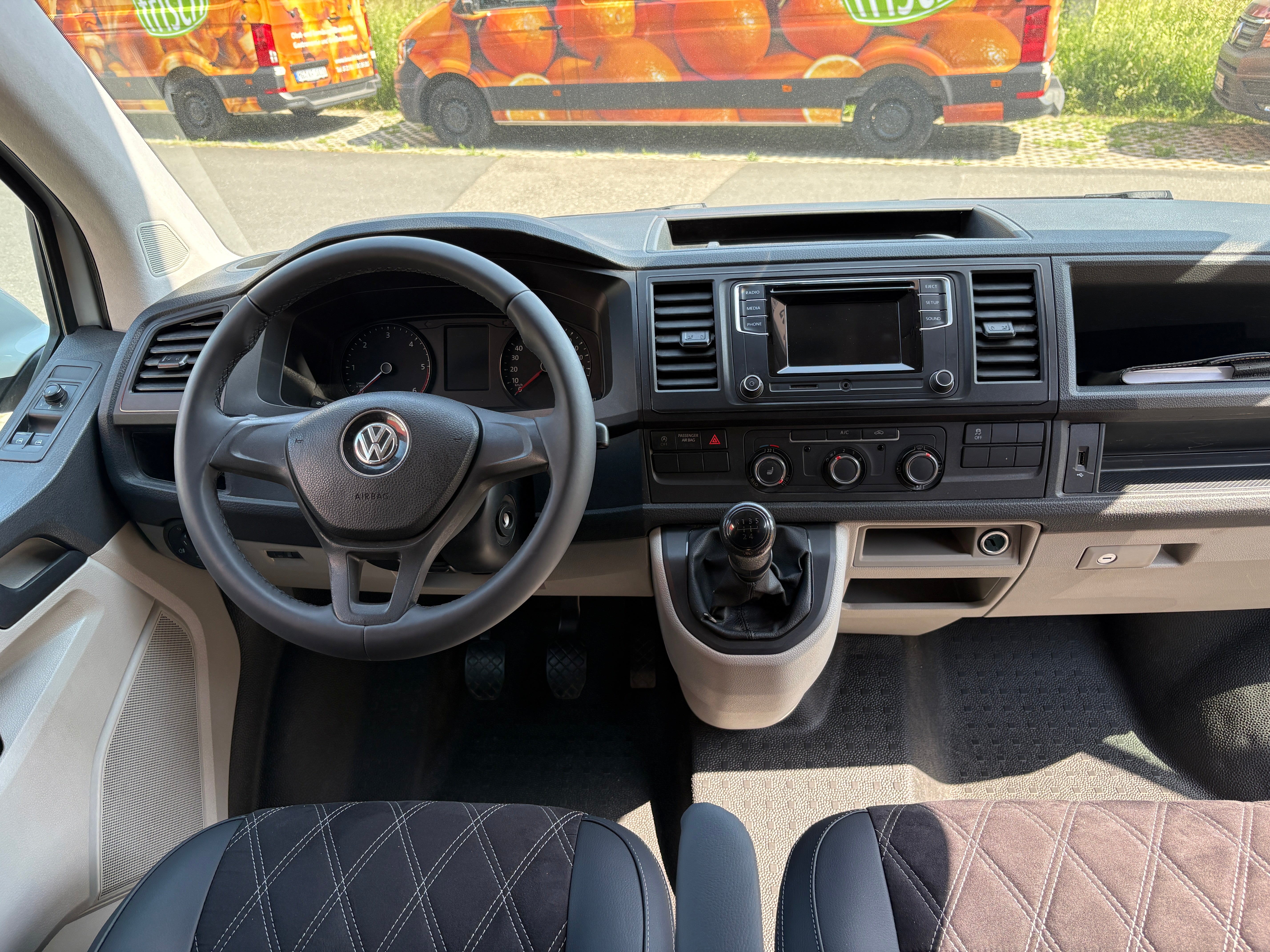 Volkswagen T6 Camper mit Aufstelldach, 2.0 TDI, 114 PS / 84KW | VW Bulli Wohnmobil Campervan Kastenwagen
