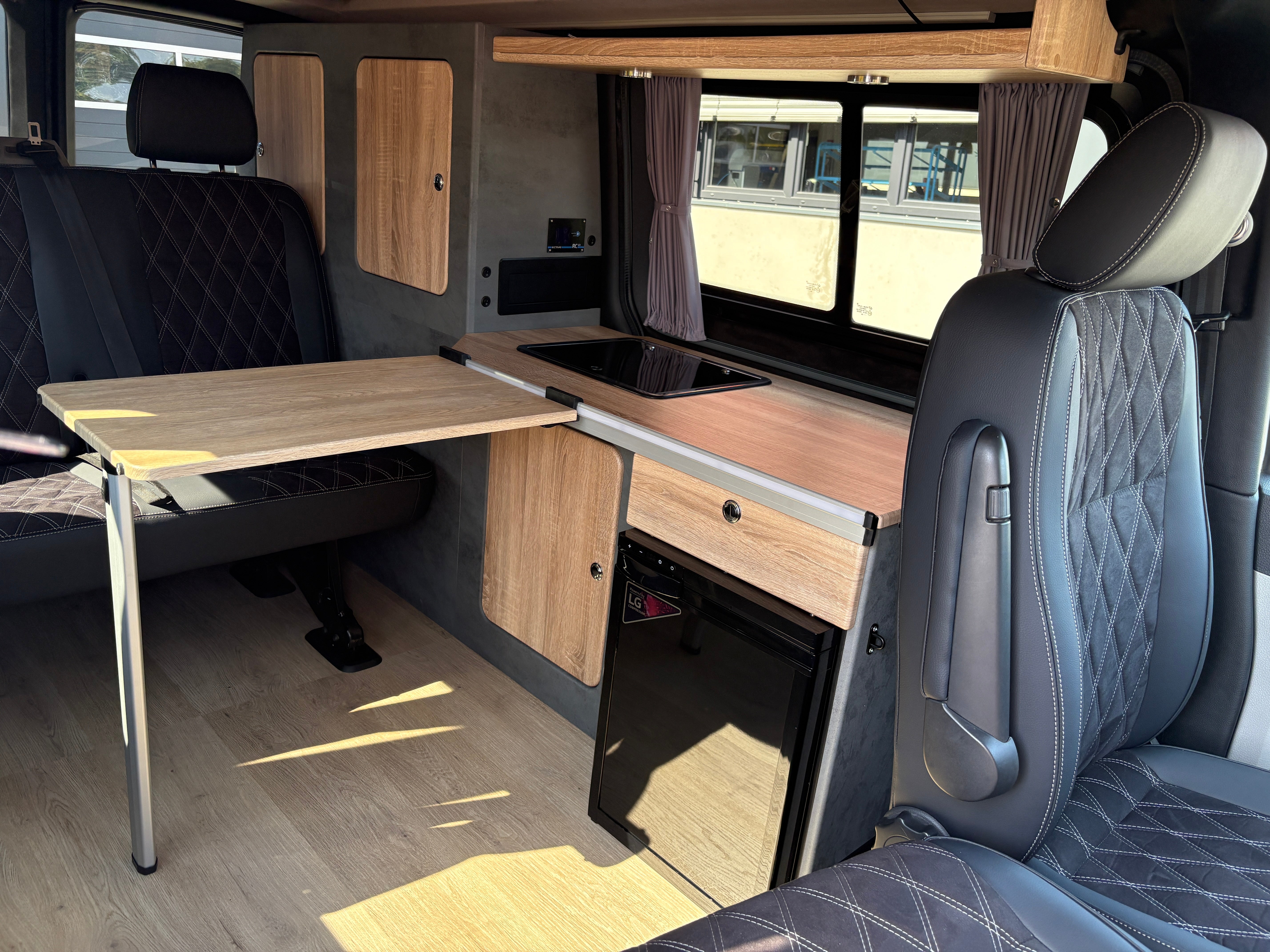 Volkswagen T6 Camper mit Aufstelldach, 2.0 TDI, 114 PS / 84KW | VW Bulli Wohnmobil Campervan Kastenwagen