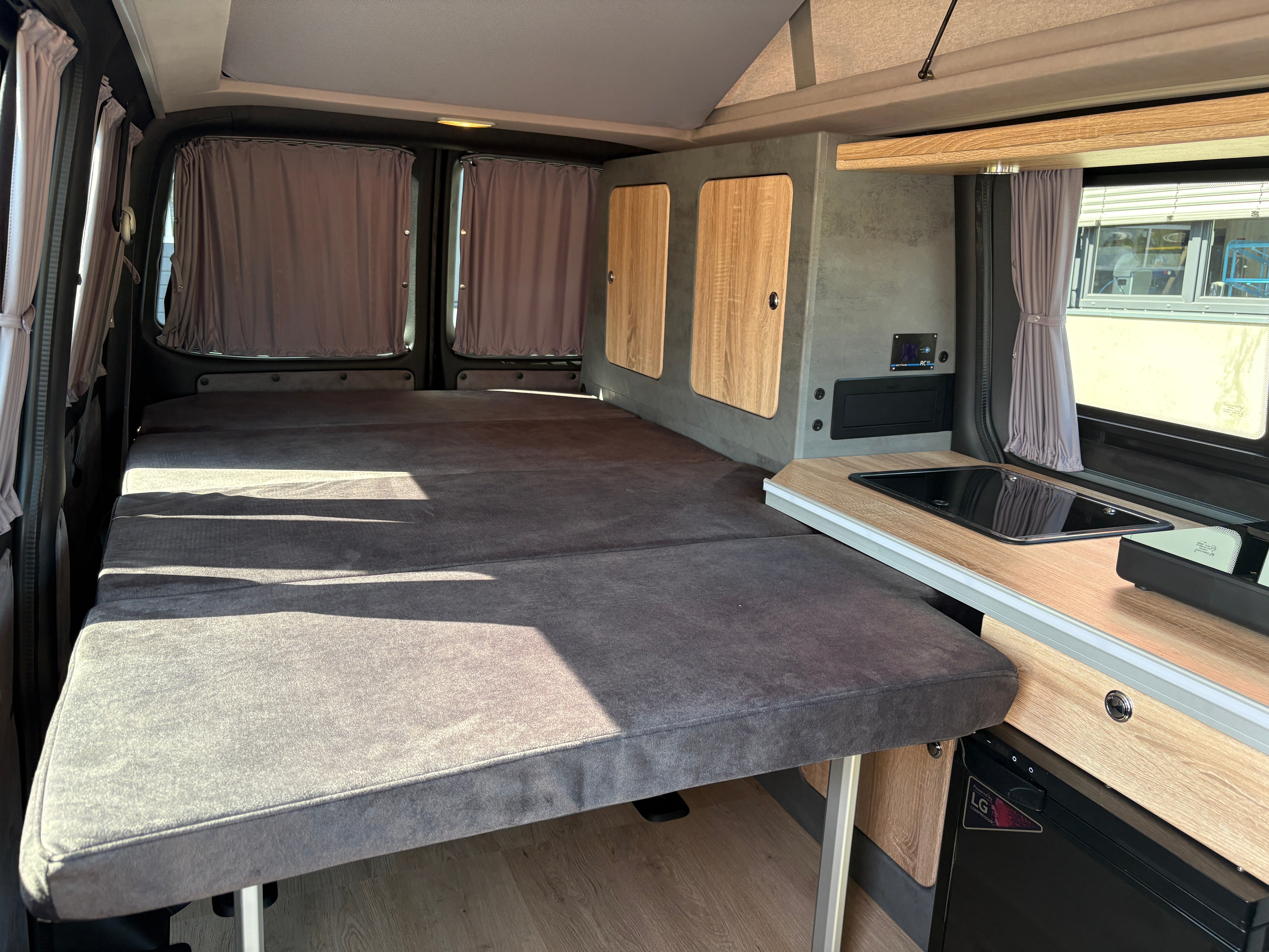 Volkswagen T6 Camper mit Aufstelldach, 2.0 TDI, 114 PS / 84KW | VW Bulli Wohnmobil Campervan Kastenwagen