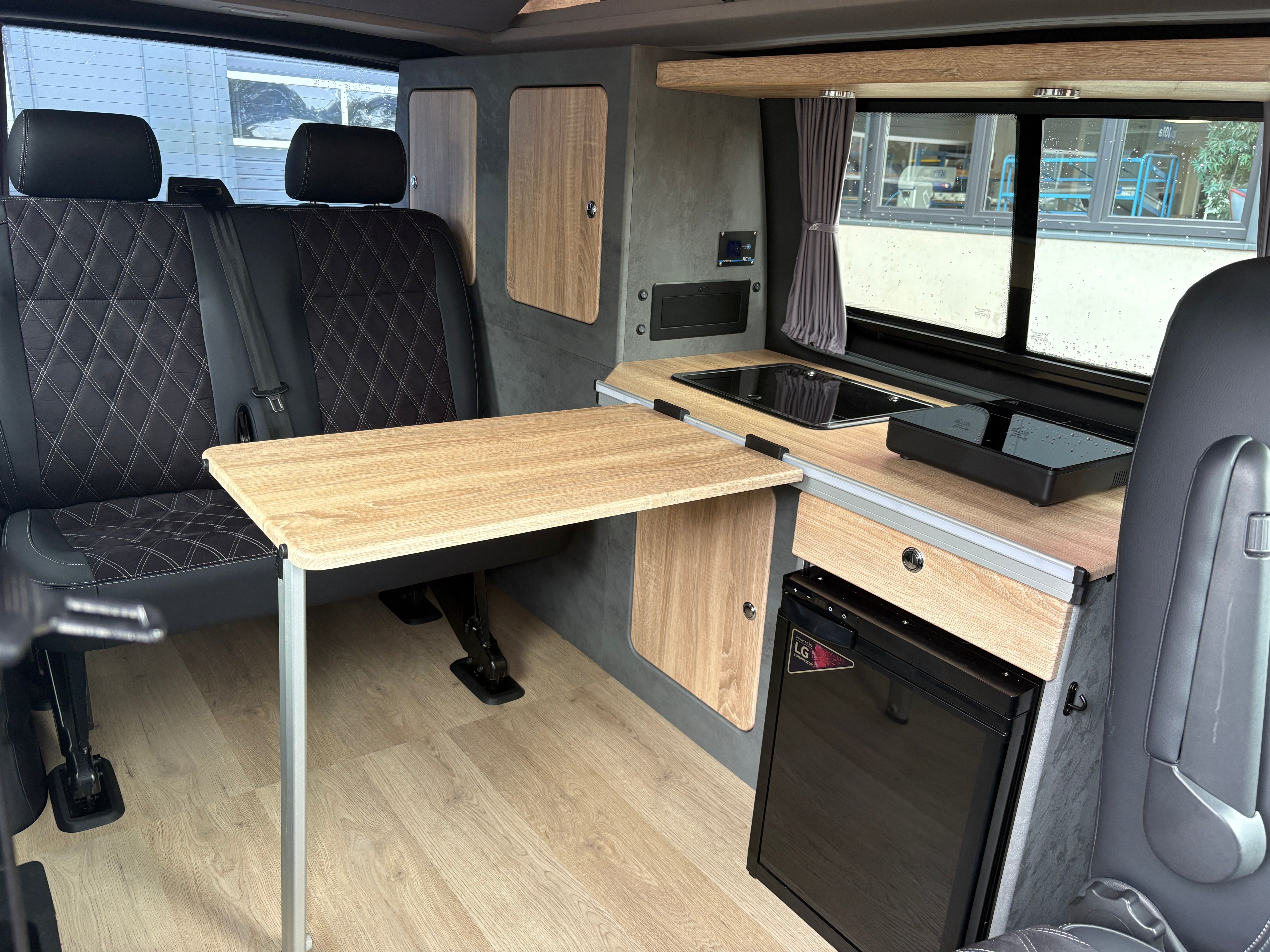Volkswagen T6.1 Camper mit Aufstelldach, 2.0 TDI, 150 PS / 110KW, Schalter - 6 Gang | VW Bulli Wohnmobil Campervan Kastenwagen