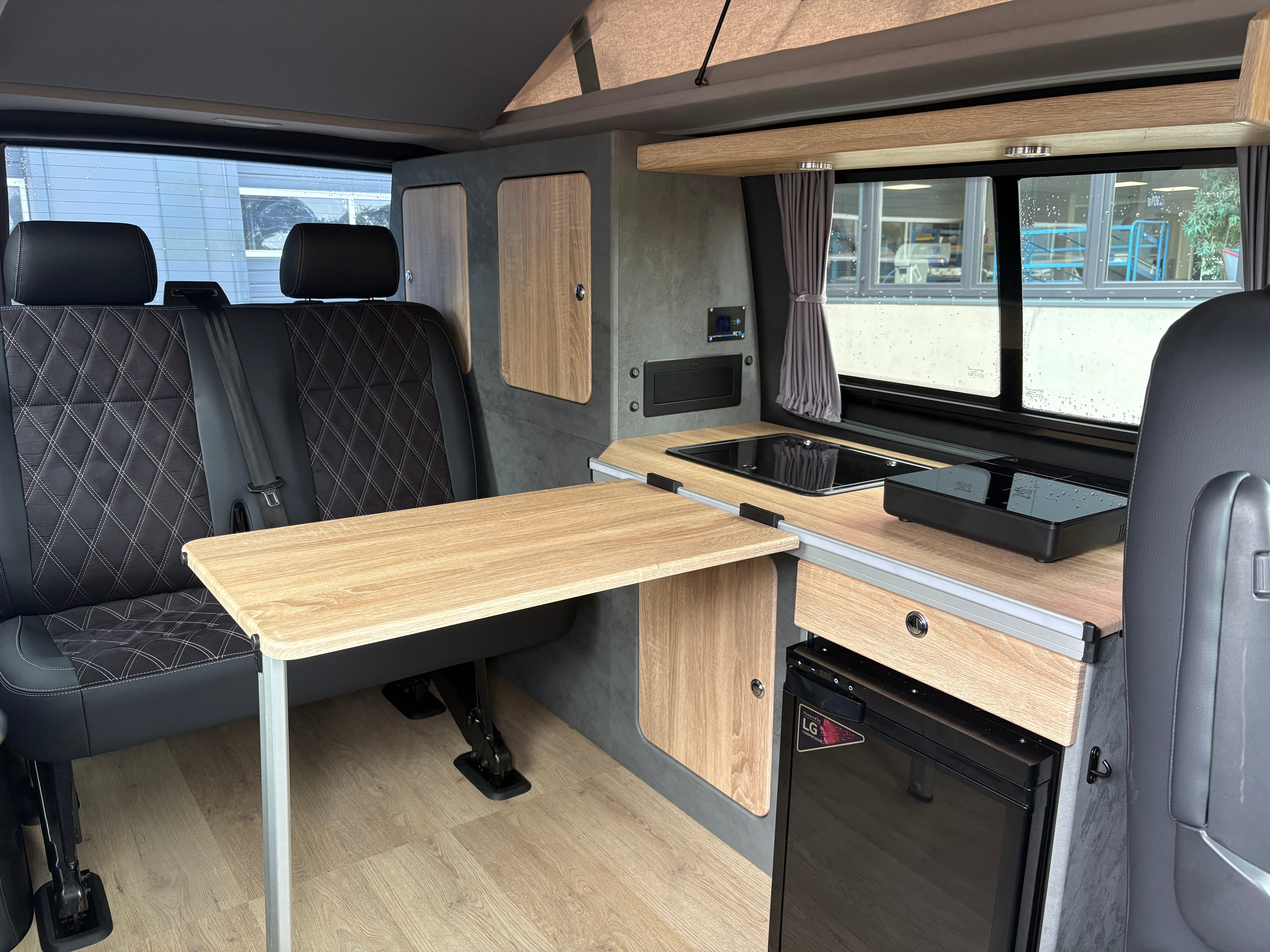 Volkswagen T6.1 Camper mit Aufstelldach, 2.0 TDI, 150 PS / 110KW, Schalter - 6 Gang | VW Bulli Wohnmobil Campervan Kastenwagen