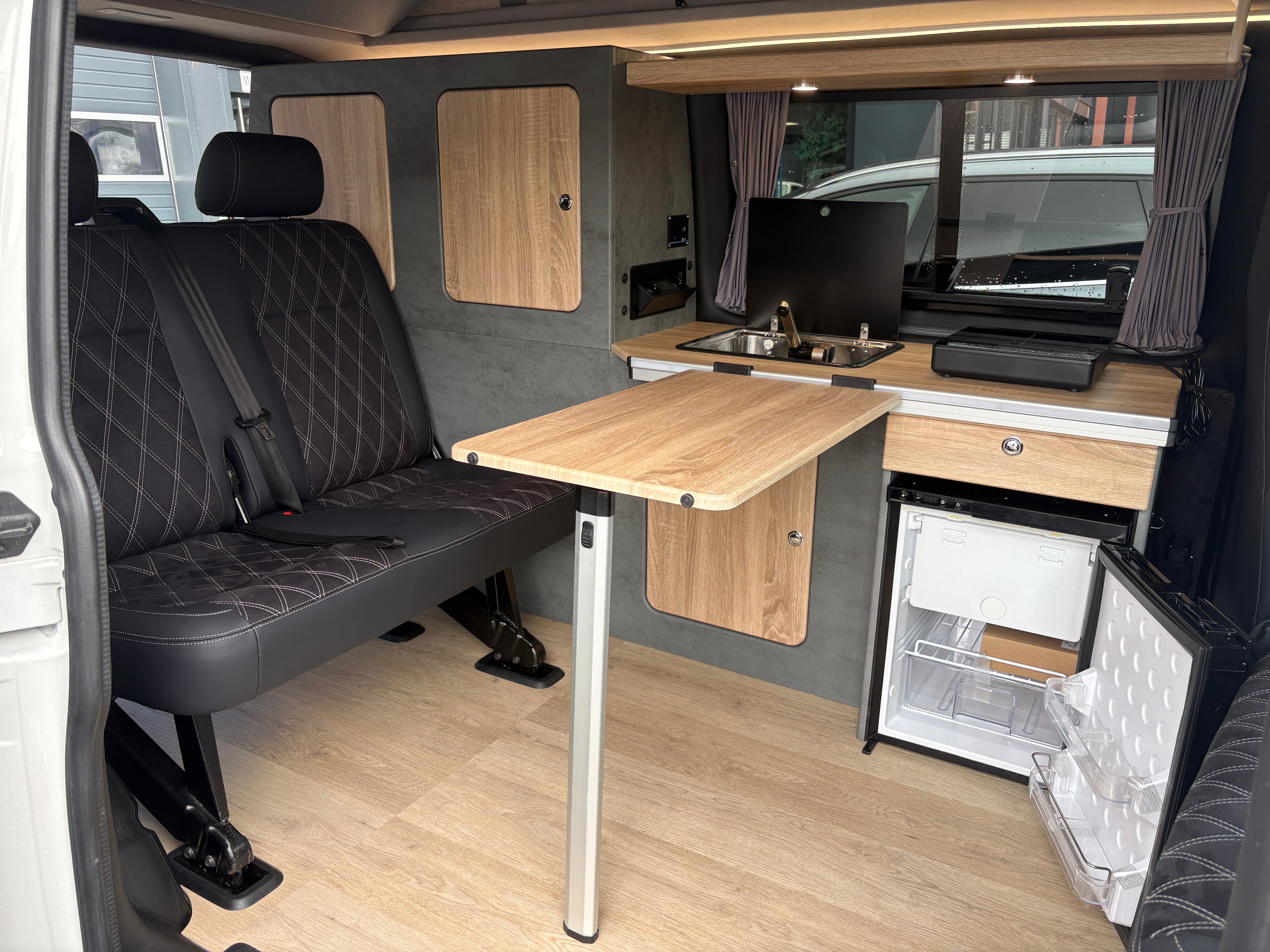 Volkswagen T6.1 Camper mit Aufstelldach, 2.0 TDI, 150 PS / 110KW, Schalter - 6 Gang | VW Bulli Wohnmobil Campervan Kastenwagen