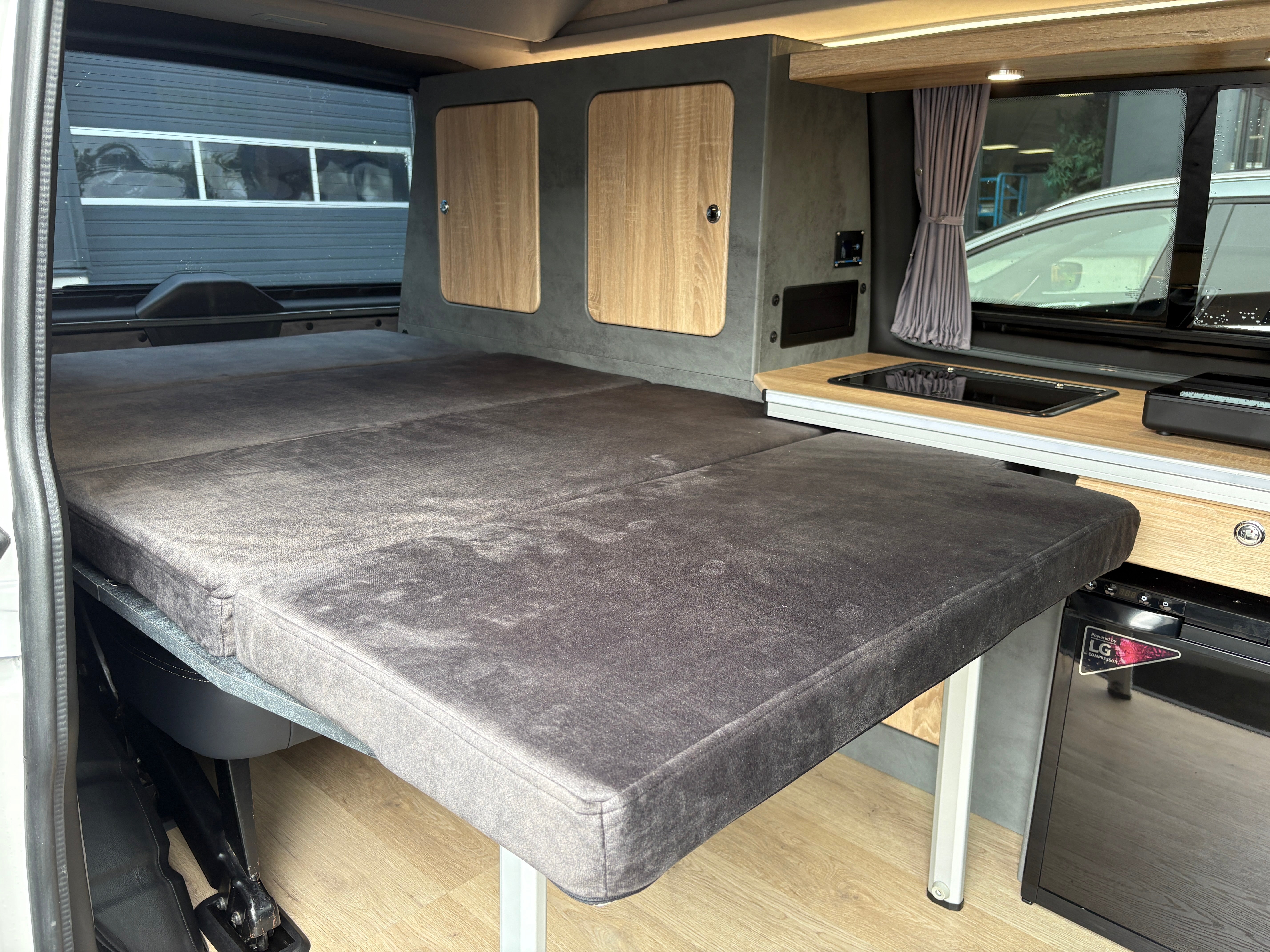Volkswagen T6.1 Camper mit Aufstelldach, 2.0 TDI, 150 PS / 110KW, Schalter - 6 Gang | VW Bulli Wohnmobil Campervan Kastenwagen