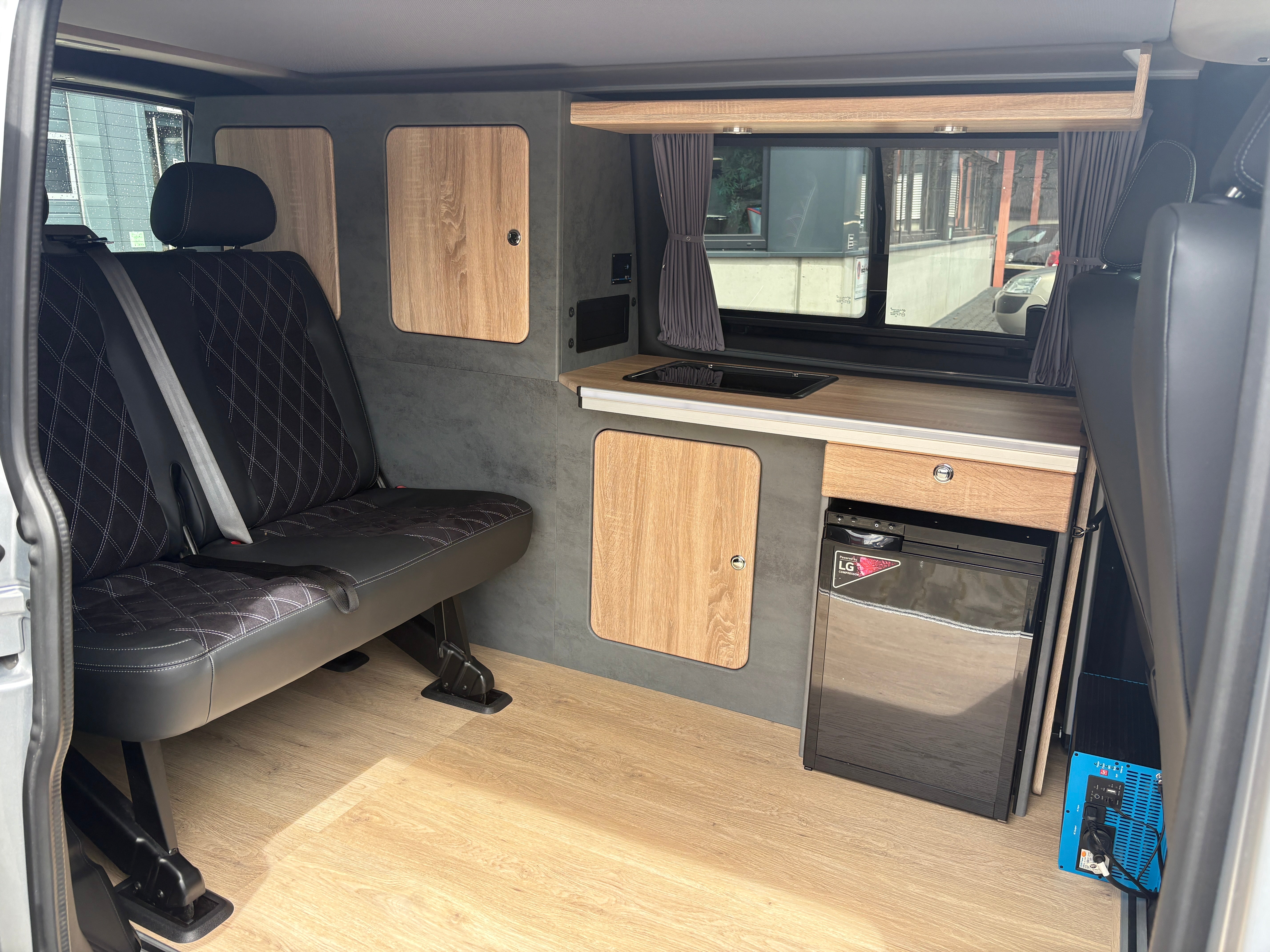 Volkswagen T6.1 Camper mit Aufstelldach, 2.0 TDI, 150 PS / 110KW, DSG | VW Bulli Wohnmobil Campervan Kastenwagen