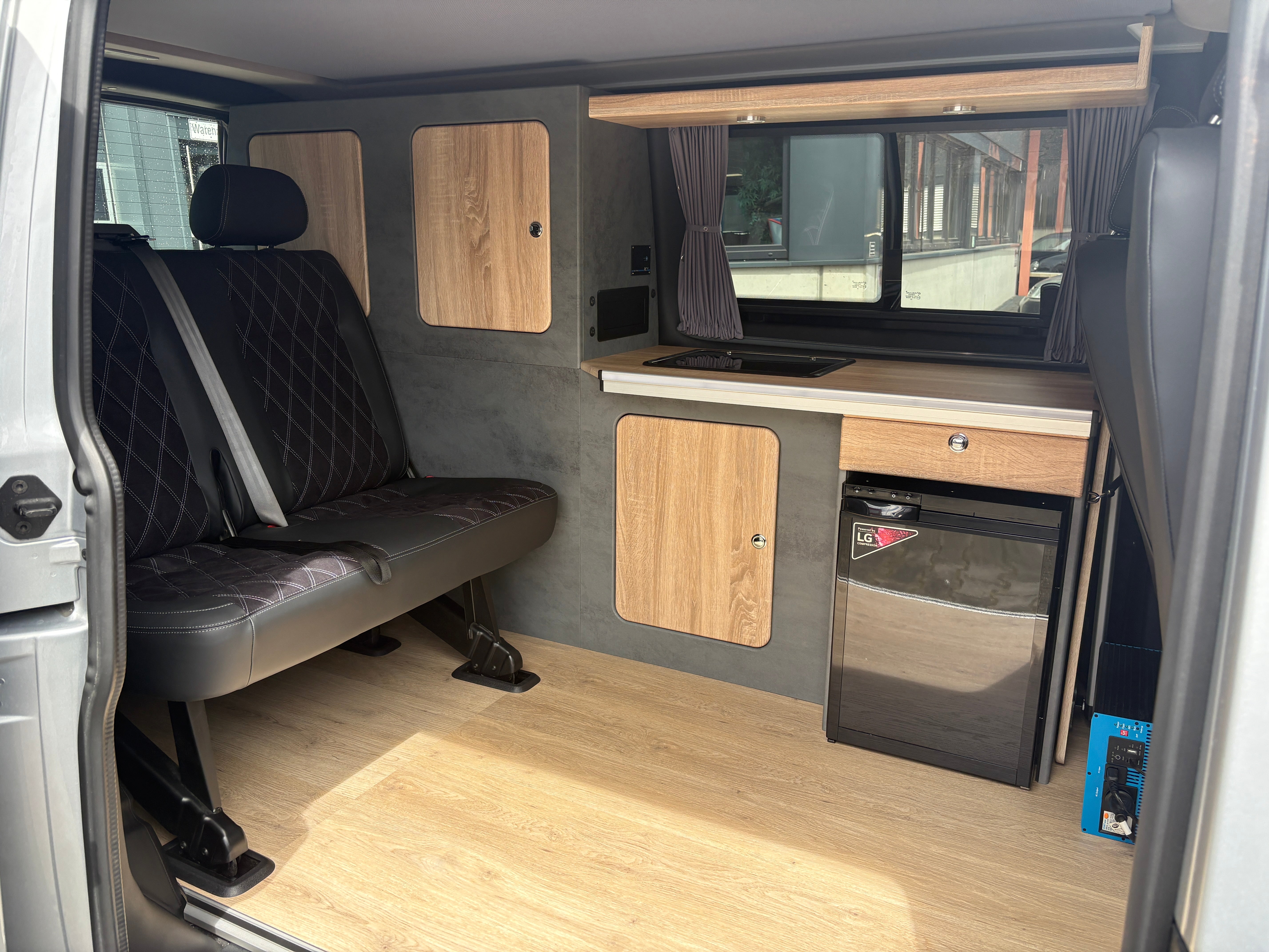 Volkswagen T6.1 Camper mit Aufstelldach, 2.0 TDI, 150 PS / 110KW, DSG | VW Bulli Wohnmobil Campervan Kastenwagen