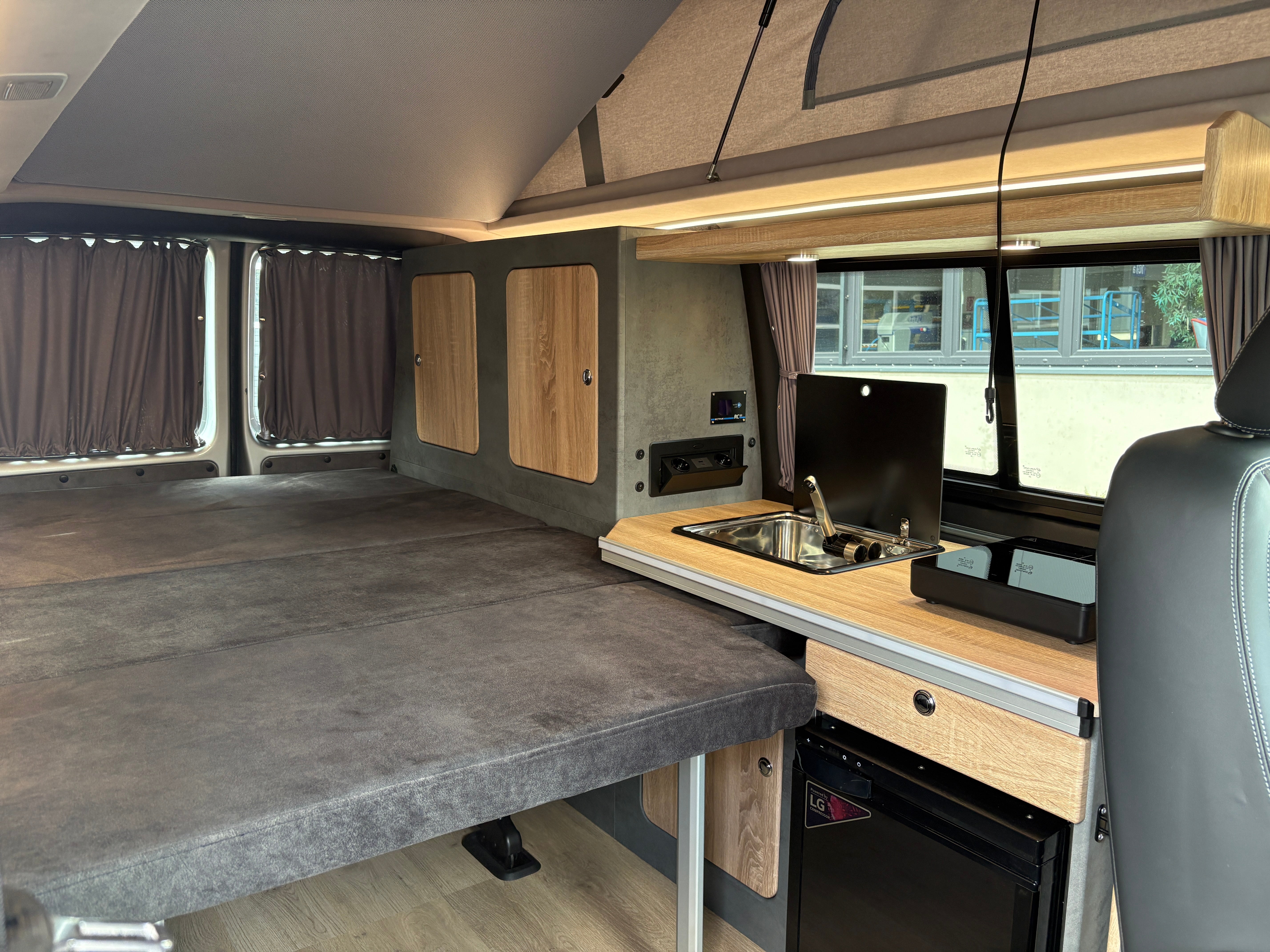 Volkswagen T6.1 Camper mit Aufstelldach, 2.0 TDI, 150 PS / 110KW, DSG | VW Bulli Wohnmobil Campervan Kastenwagen
