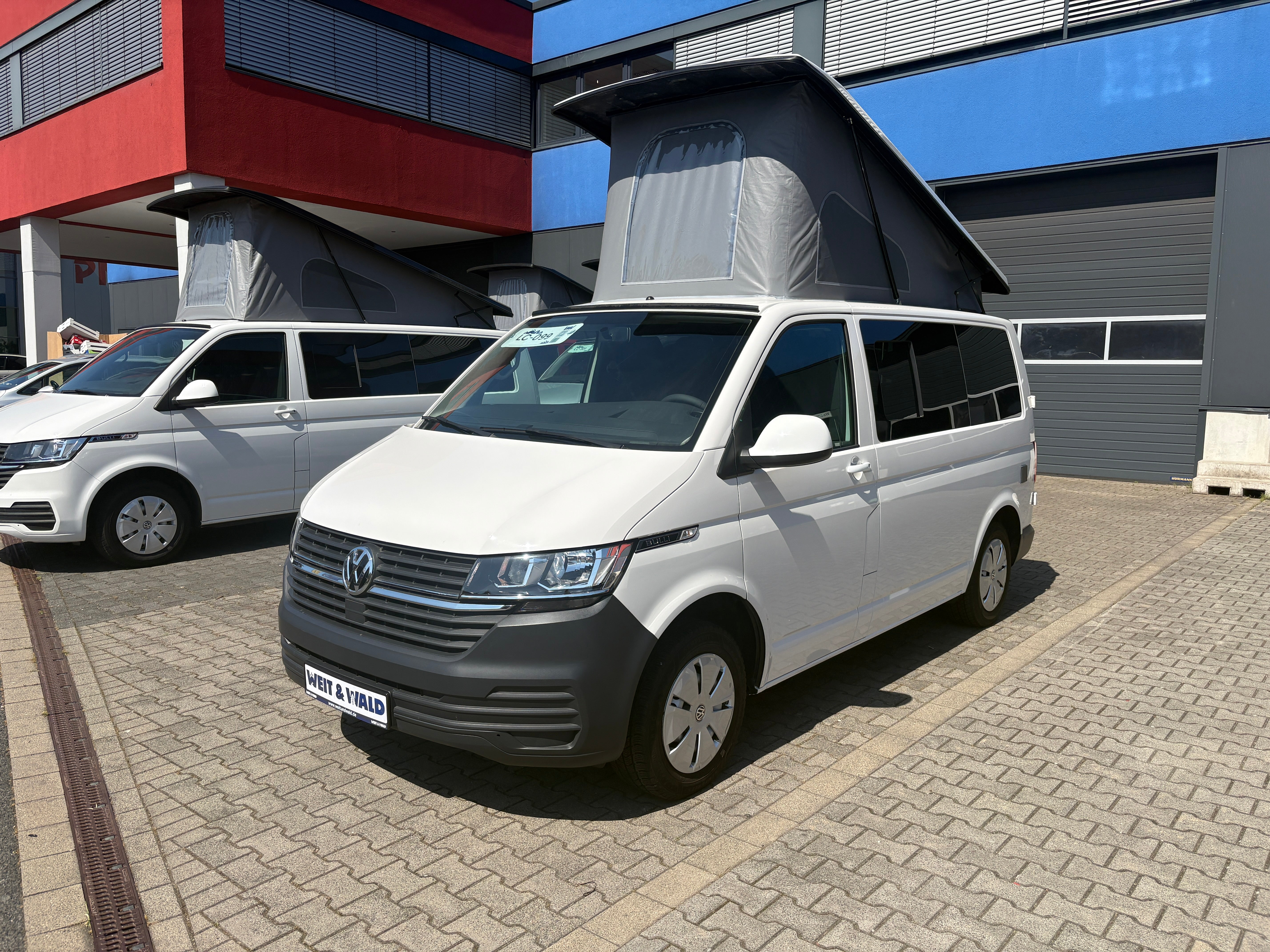 Volkswagen T6.1 Camper mit Aufstelldach, 2.0 TDI, 110 PS / 81KW | VW Bulli Wohnmobil Campervan Kastenwagen