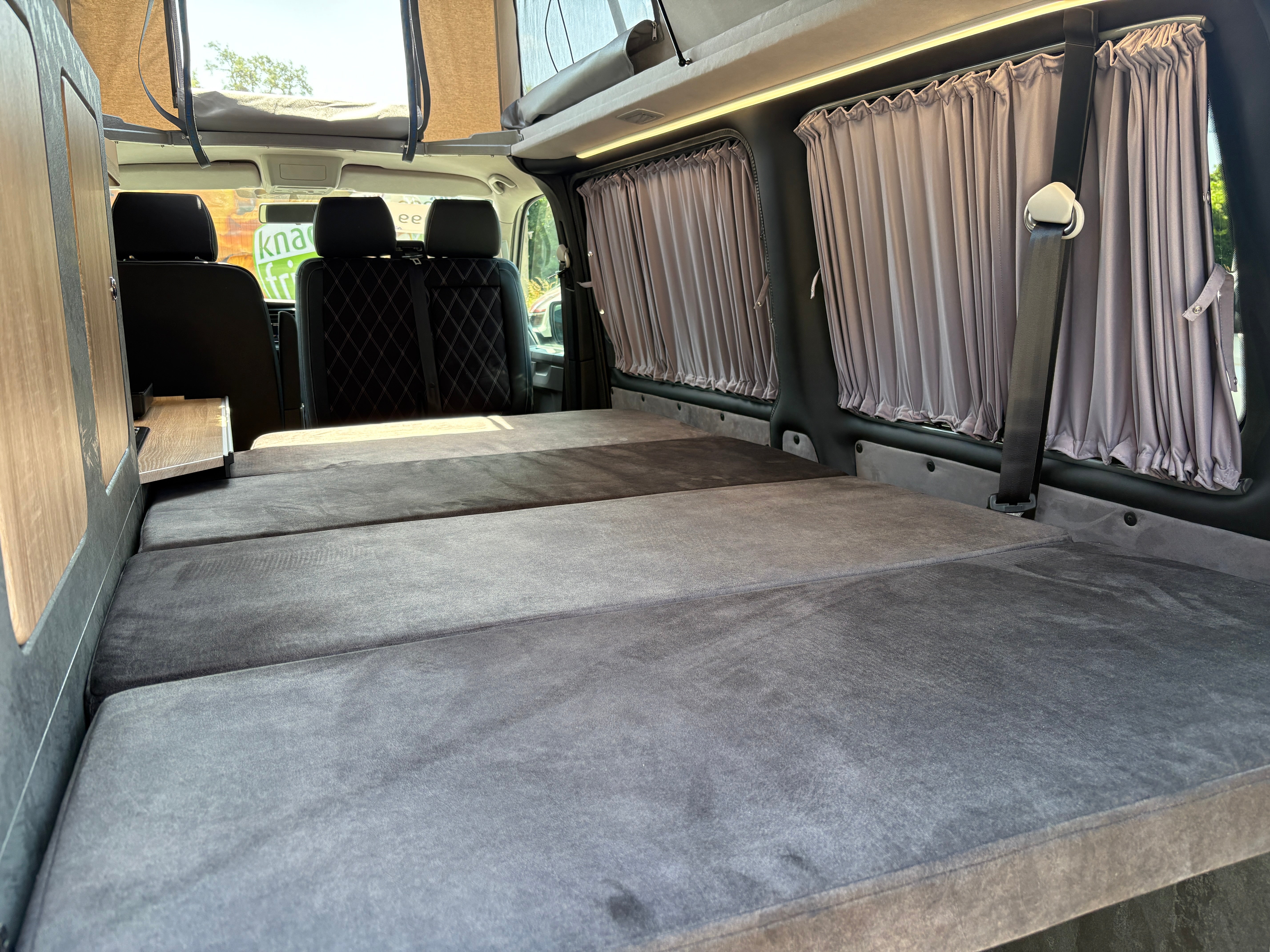Volkswagen T6.1 Camper mit Aufstelldach, 2.0 TDI, 110 PS / 81KW | VW Bulli Wohnmobil Campervan Kastenwagen
