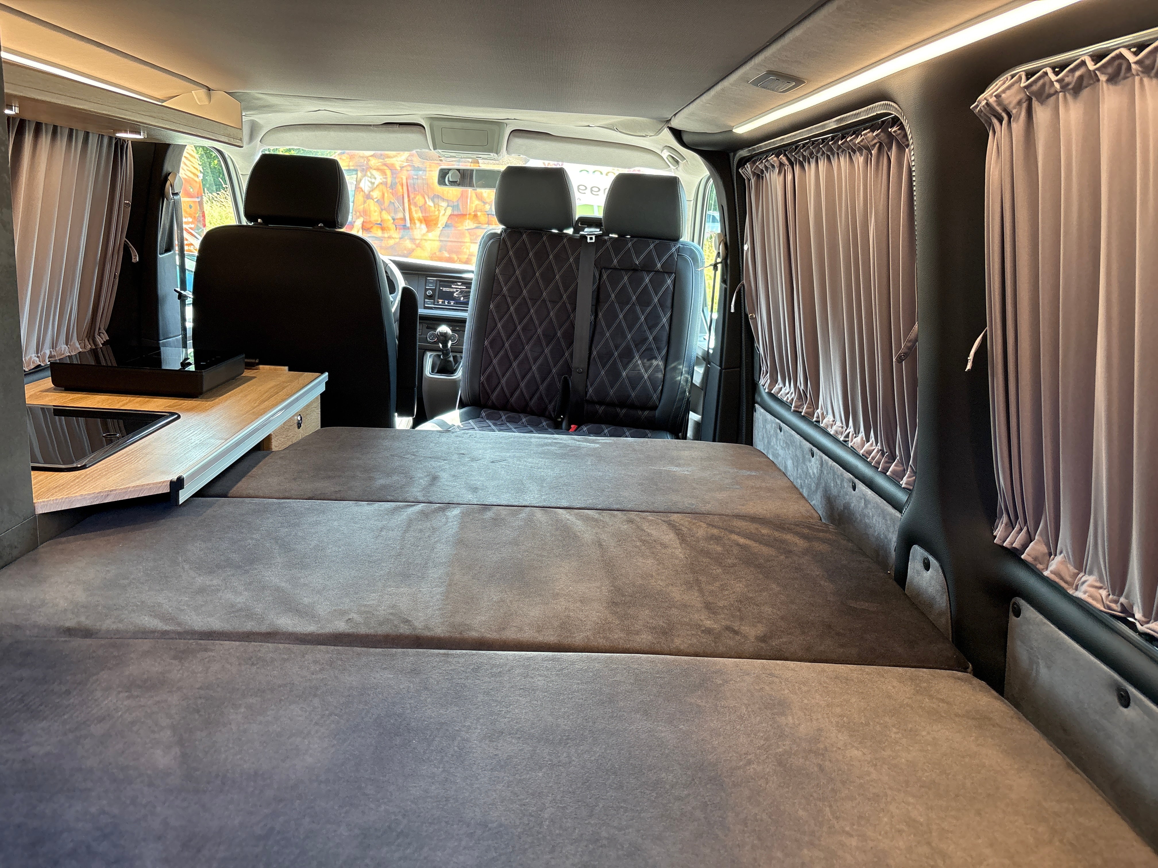 Volkswagen T6.1 Camper mit Aufstelldach, 2.0 TDI, 110 PS / 81KW | VW Bulli Wohnmobil Campervan Kastenwagen