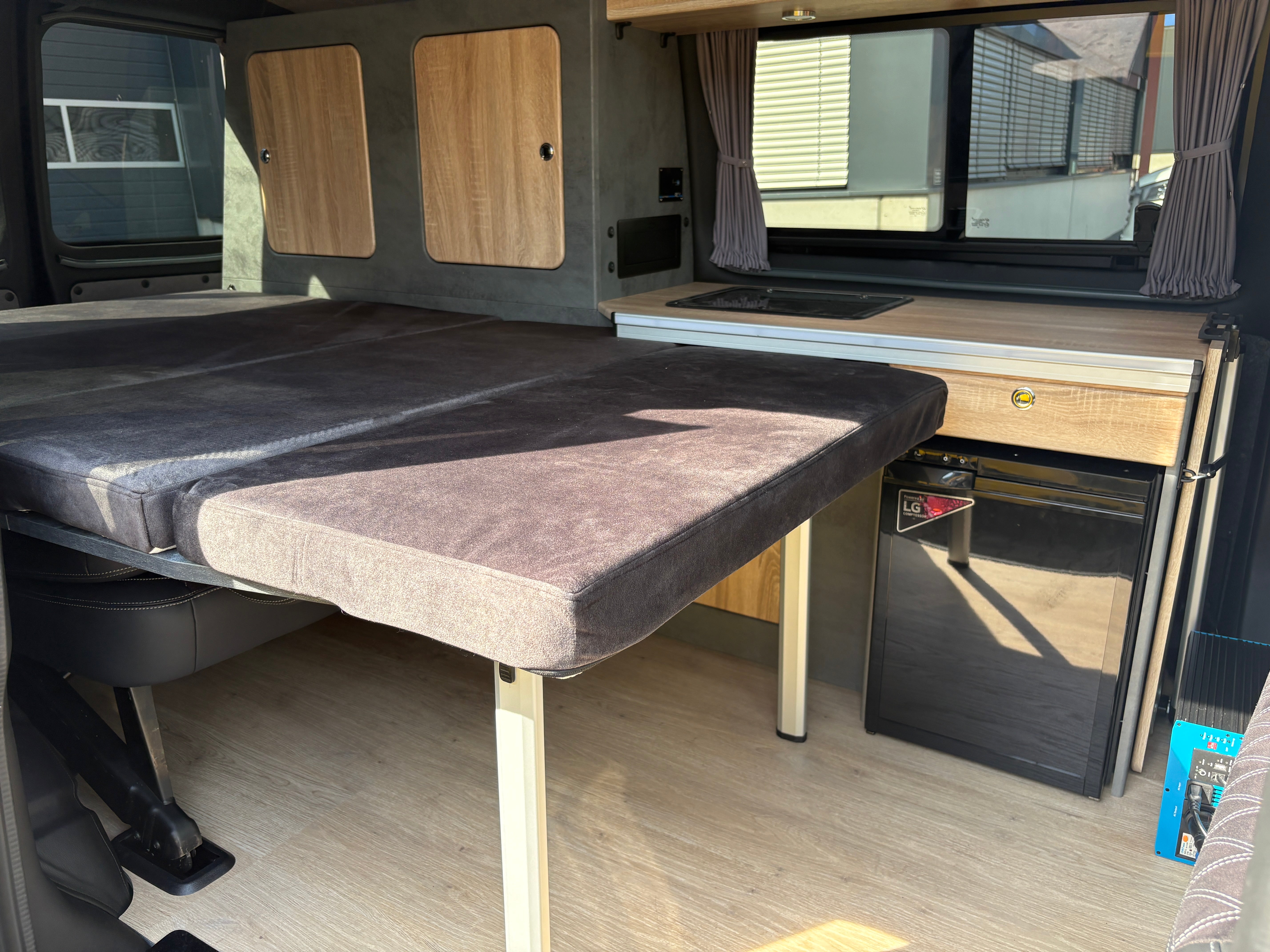 Volkswagen T6.1 Camper mit Aufstelldach, 2.0 TDI, 110 PS / 81KW | VW Bulli Wohnmobil Campervan Kastenwagen