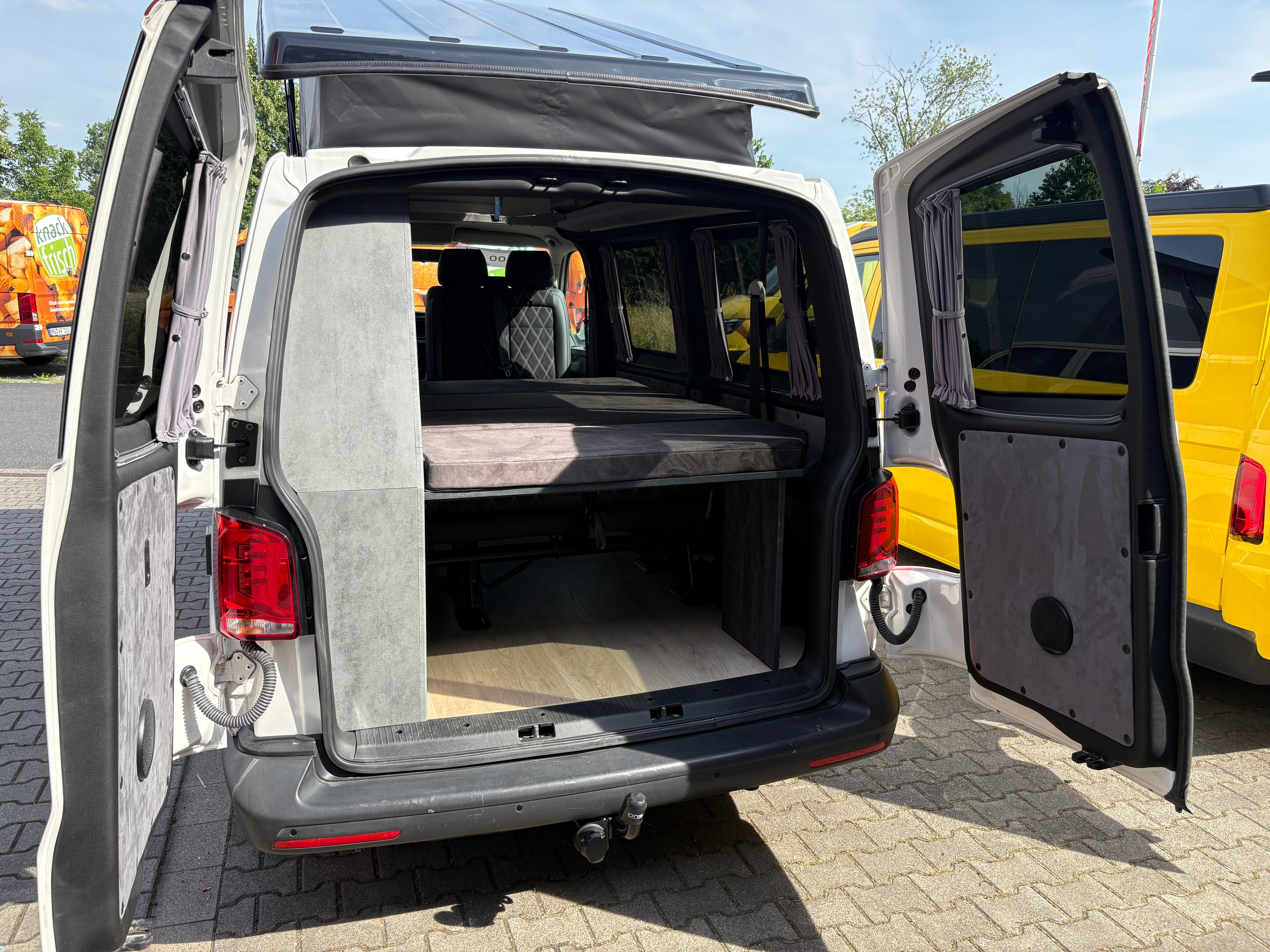 Volkswagen T6.1 Camper mit Aufstelldach, 2.0 TDI, 110 PS / 81KW | VW Bulli Wohnmobil Campervan Kastenwagen