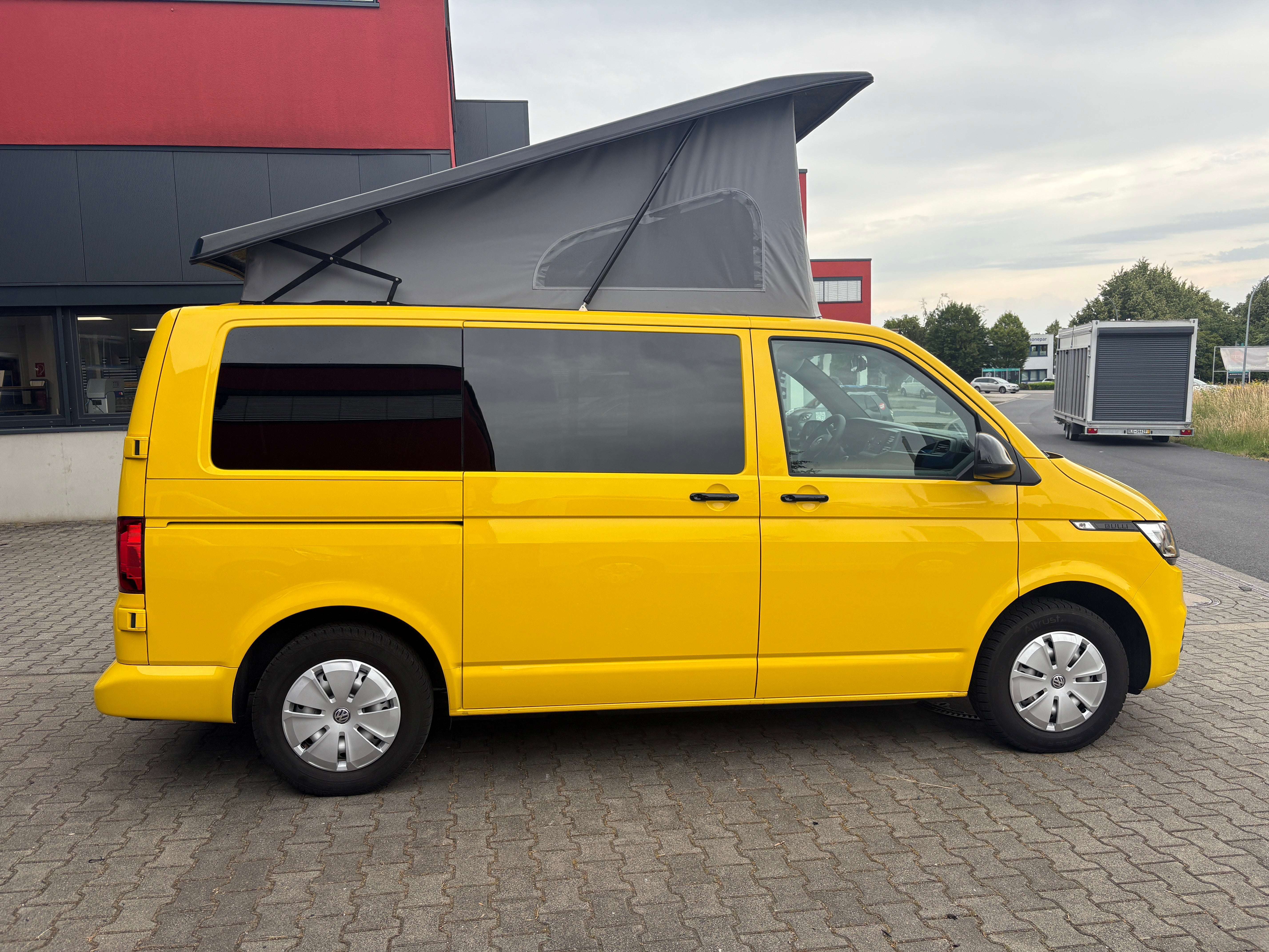 Volkswagen T6.1 Camper mit Aufstelldach, 2.0 TDI, 150 PS / 110KW, 156.000 km DSG | VW Bulli Wohnmobil Campervan Kastenwagen