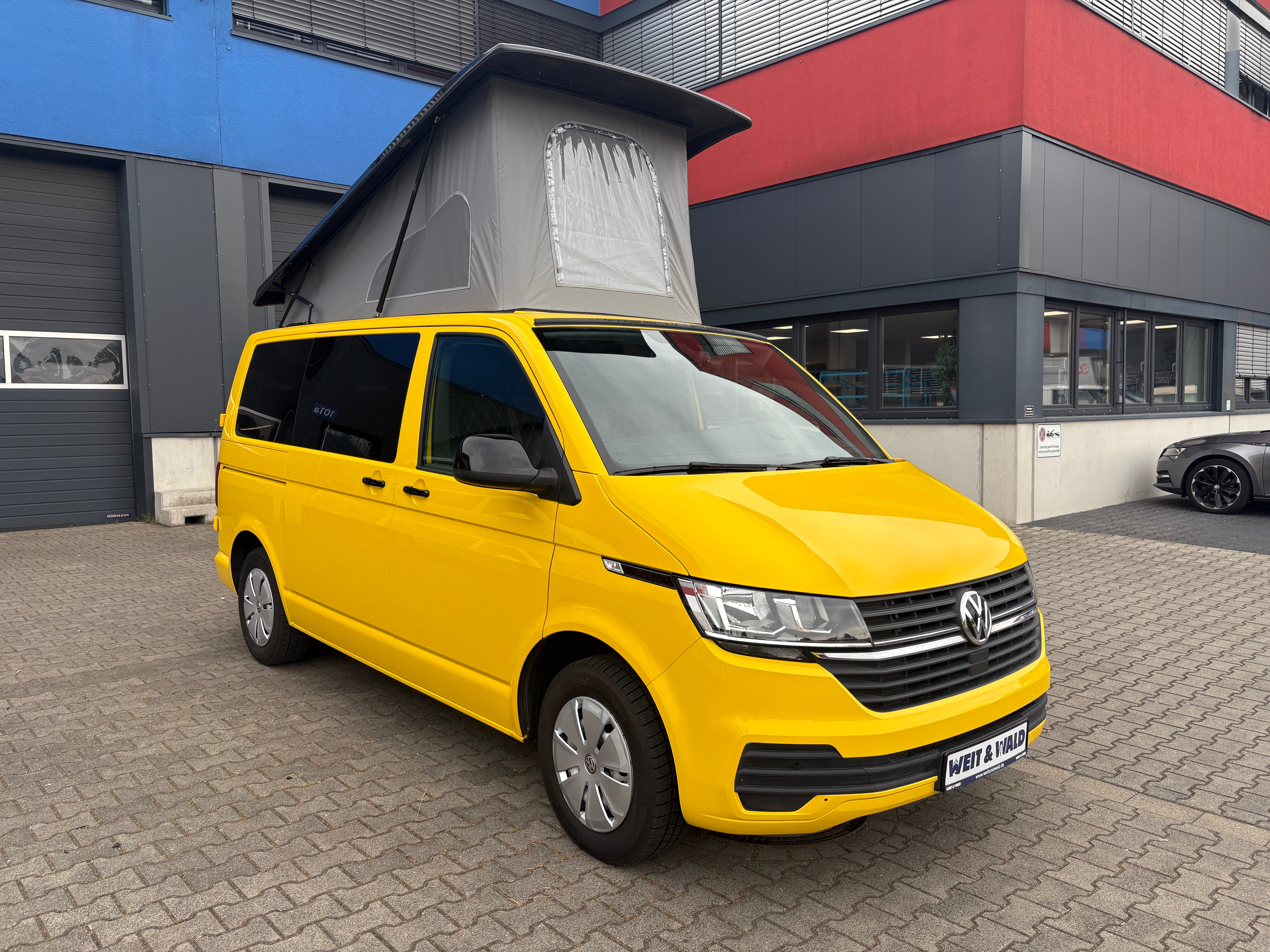 Volkswagen T6.1 Camper mit Aufstelldach, 2.0 TDI, 150 PS / 110KW, 156.000 km DSG | VW Bulli Wohnmobil Campervan Kastenwagen