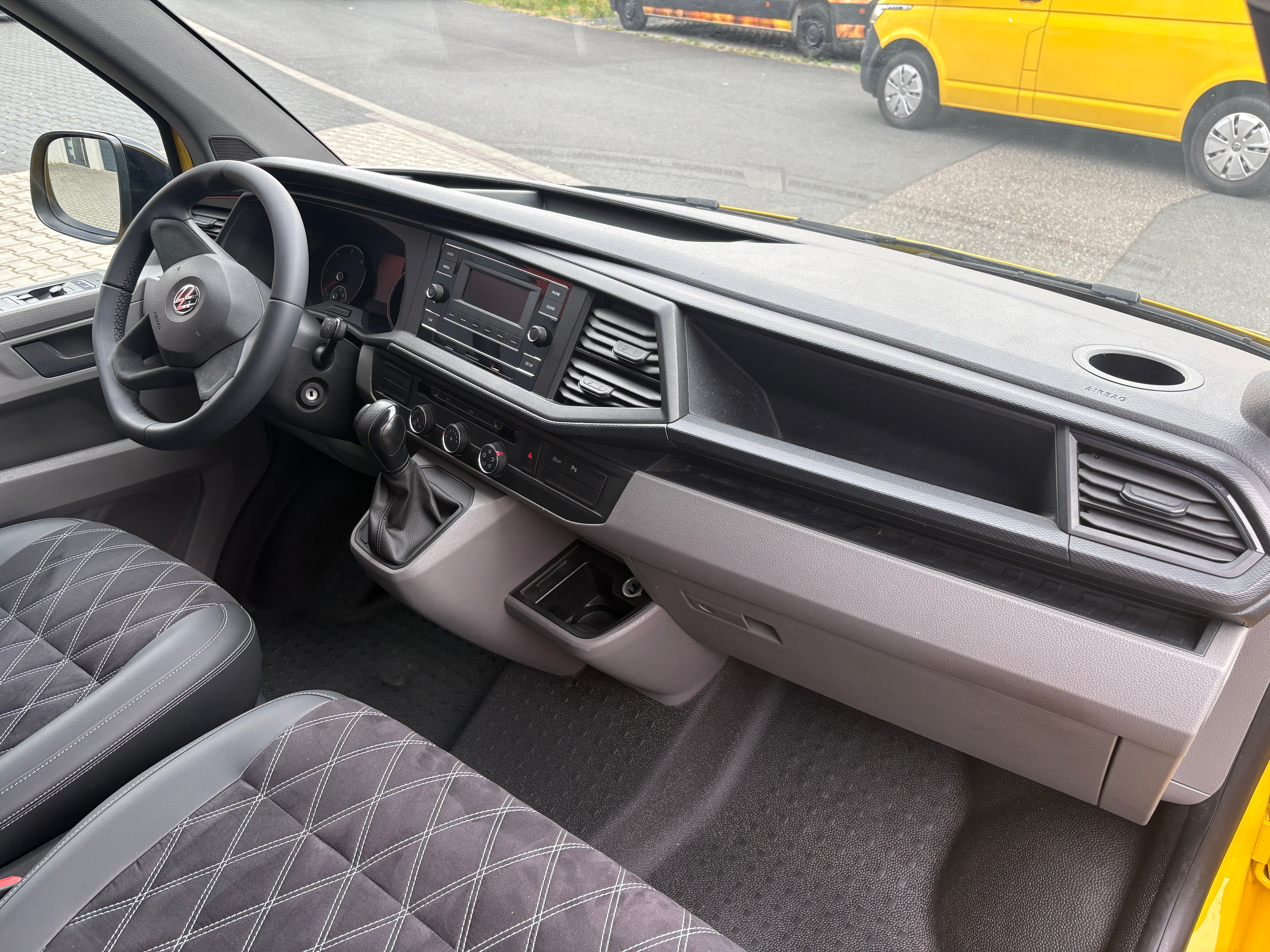 Volkswagen T6.1 Camper mit Aufstelldach, 2.0 TDI, 150 PS / 110KW, DSG | VW Bulli Wohnmobil Campervan Kastenwagen