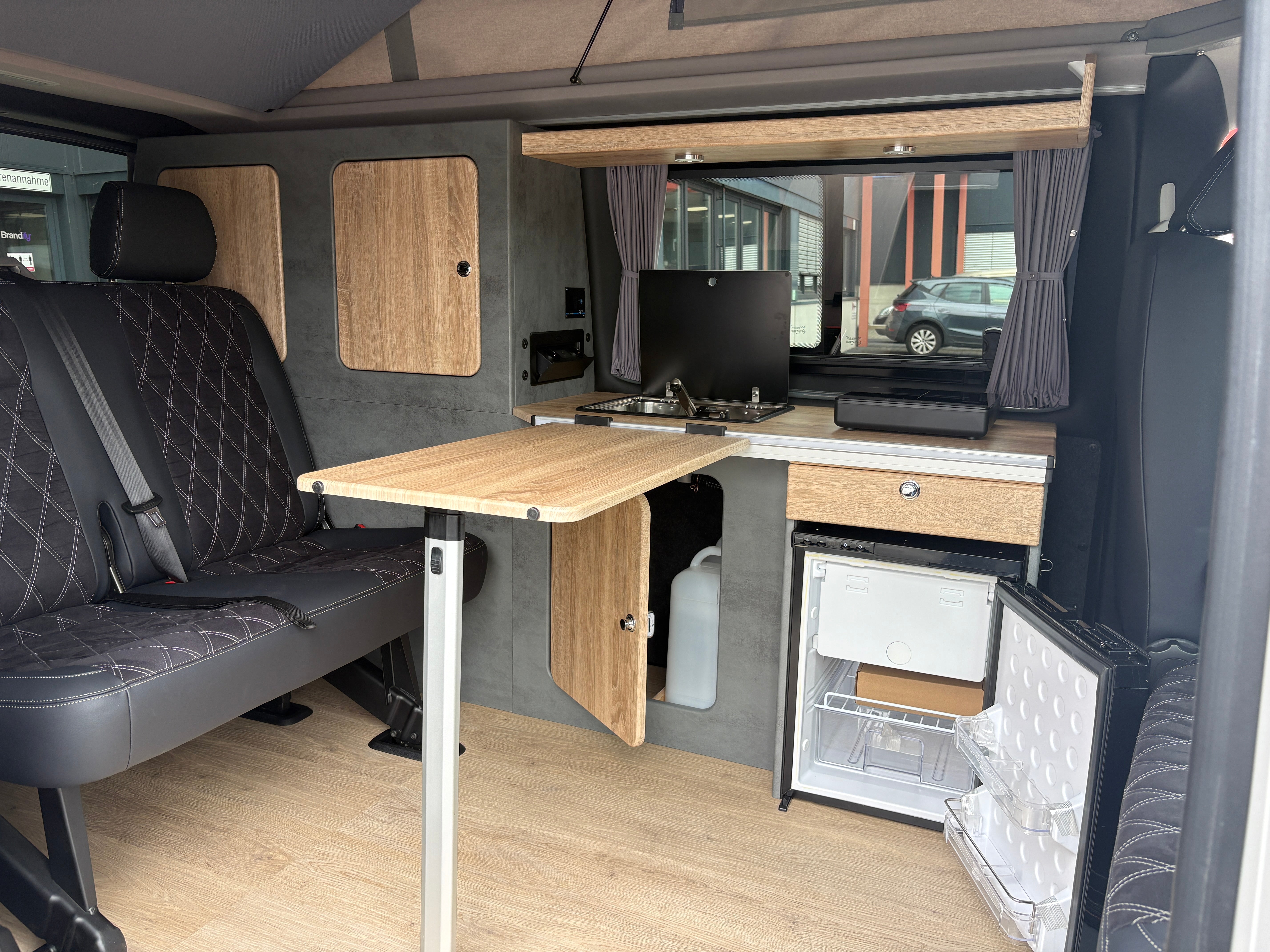 Volkswagen T6.1 Camper mit Aufstelldach, 2.0 TDI, 110 PS / 81KW | VW Bulli Wohnmobil Campervan Kastenwagen