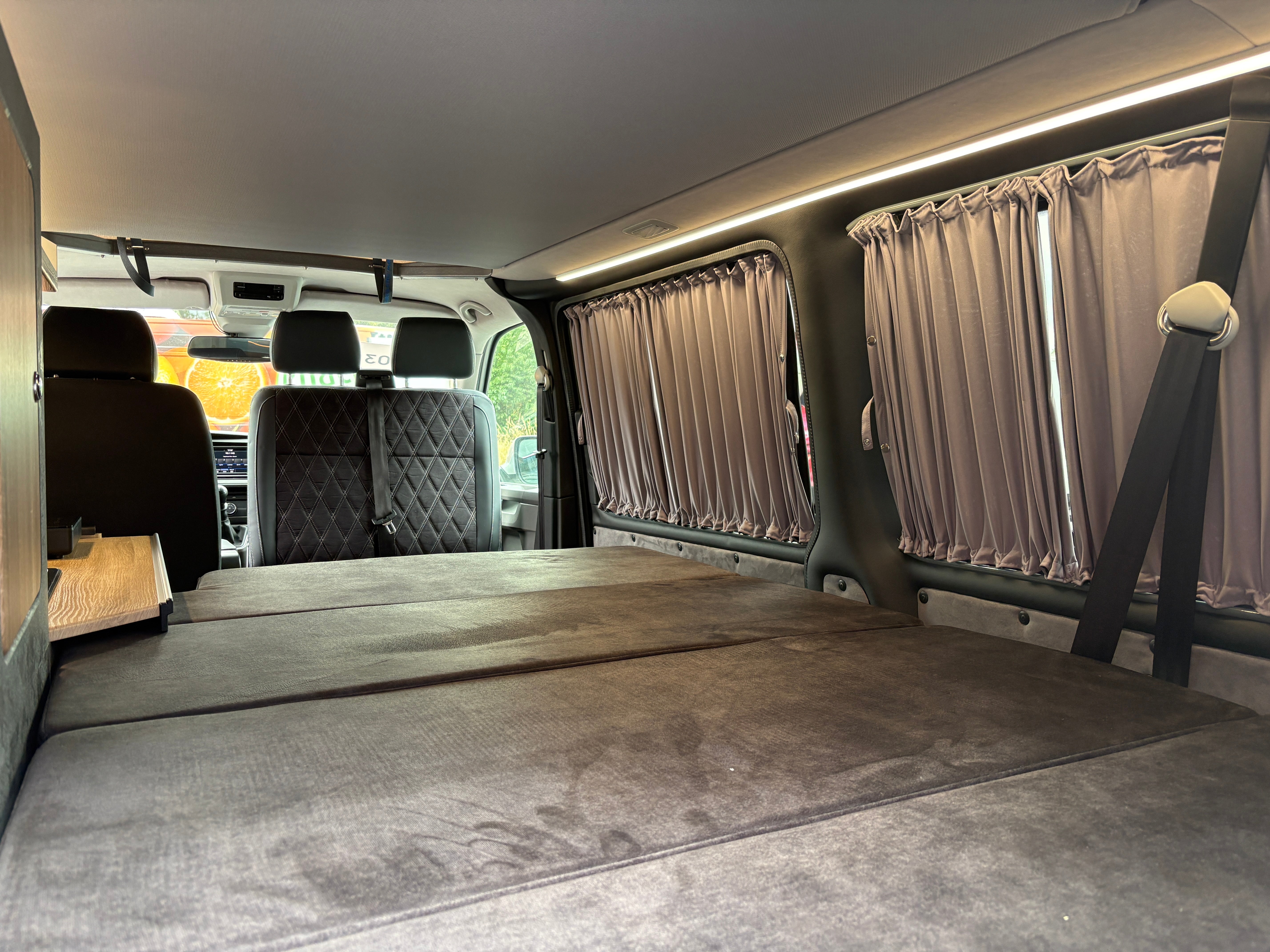 Volkswagen T6.1 Camper mit Aufstelldach, 2.0 TDI, 110 PS / 81KW | VW Bulli Wohnmobil Campervan Kastenwagen