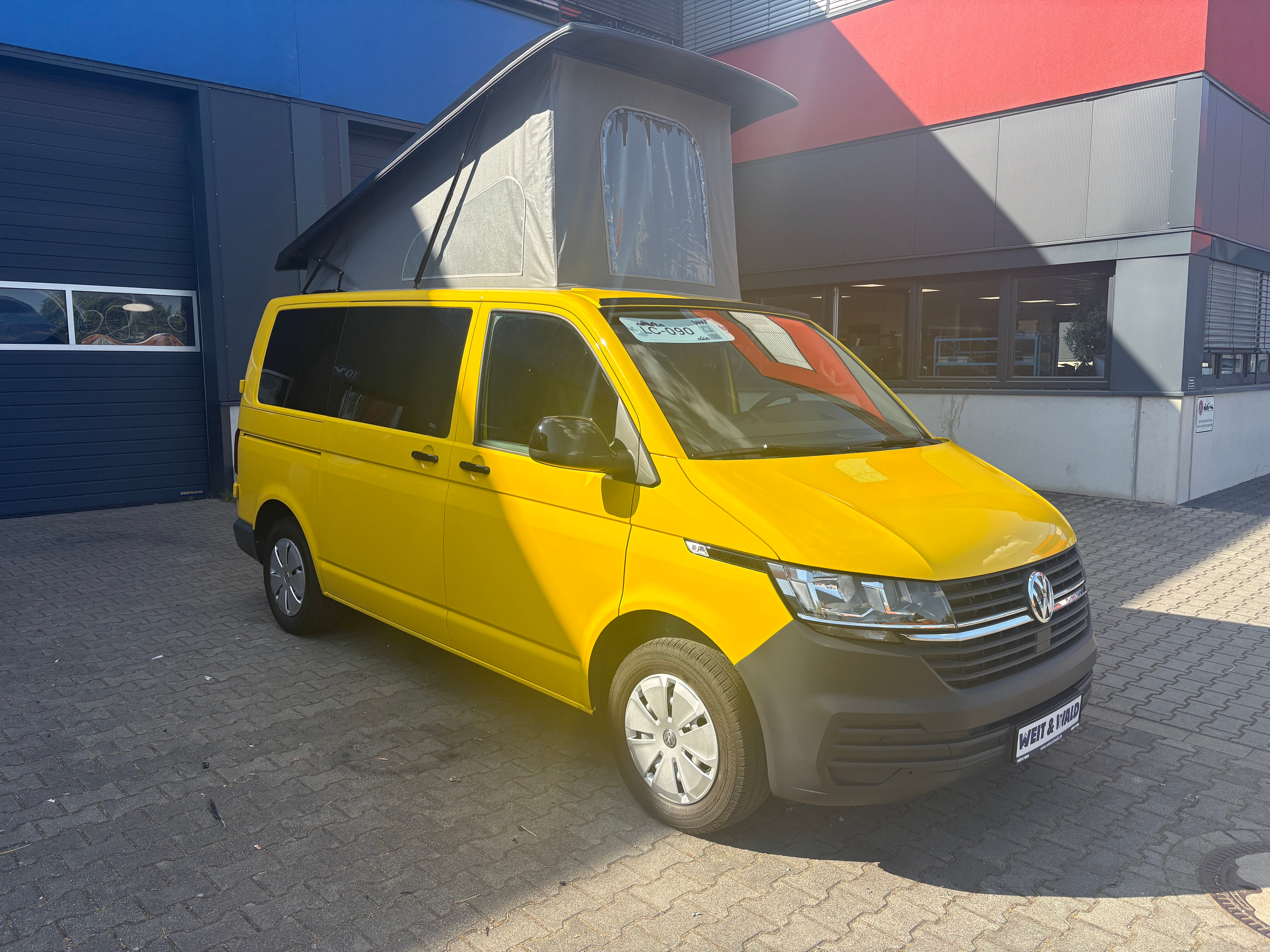 Volkswagen T6.1 Camper mit Aufstelldach, 2.0 TDI, 150 PS / 110KW, DSG | VW Bulli Wohnmobil Campervan Kastenwagen