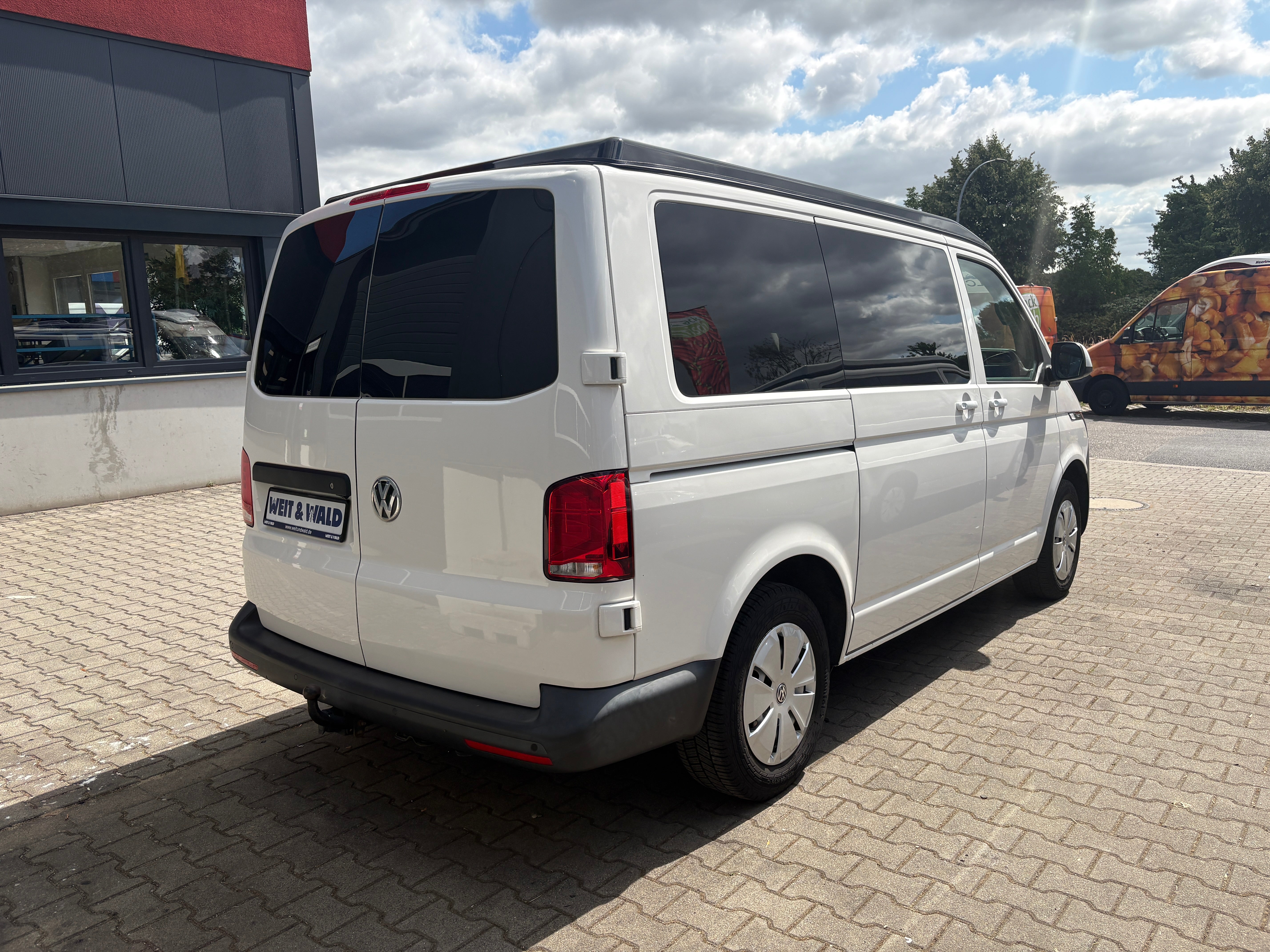 Volkswagen T6.1 Camper mit Aufstelldach, 2.0 TDI, 110 PS / 81KW | VW Bulli Wohnmobil Campervan Kastenwagen
