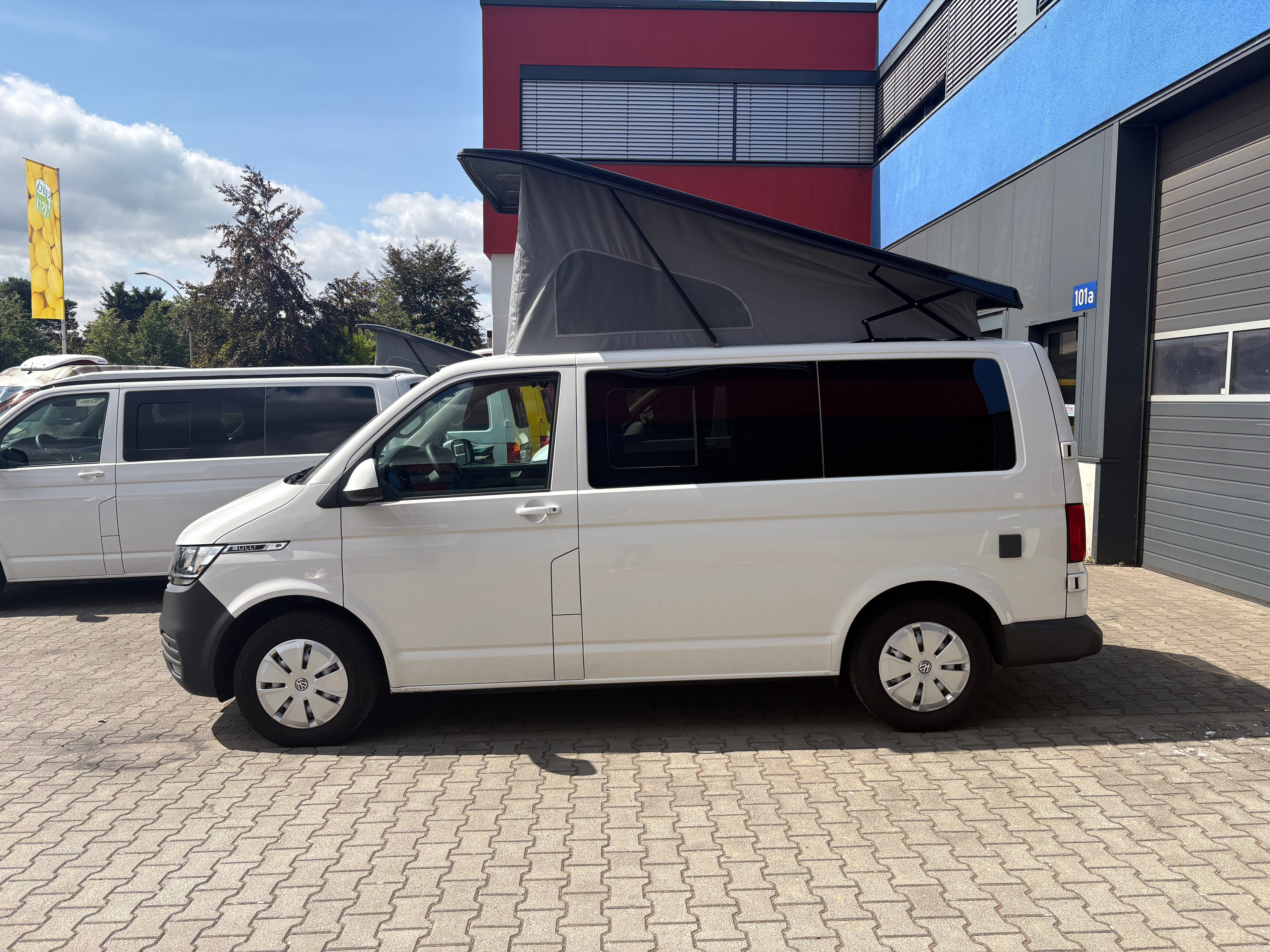 Volkswagen T6.1 Camper mit Aufstelldach, 2.0 TDI, 110 PS / 81KW | VW Bulli Wohnmobil Campervan Kastenwagen