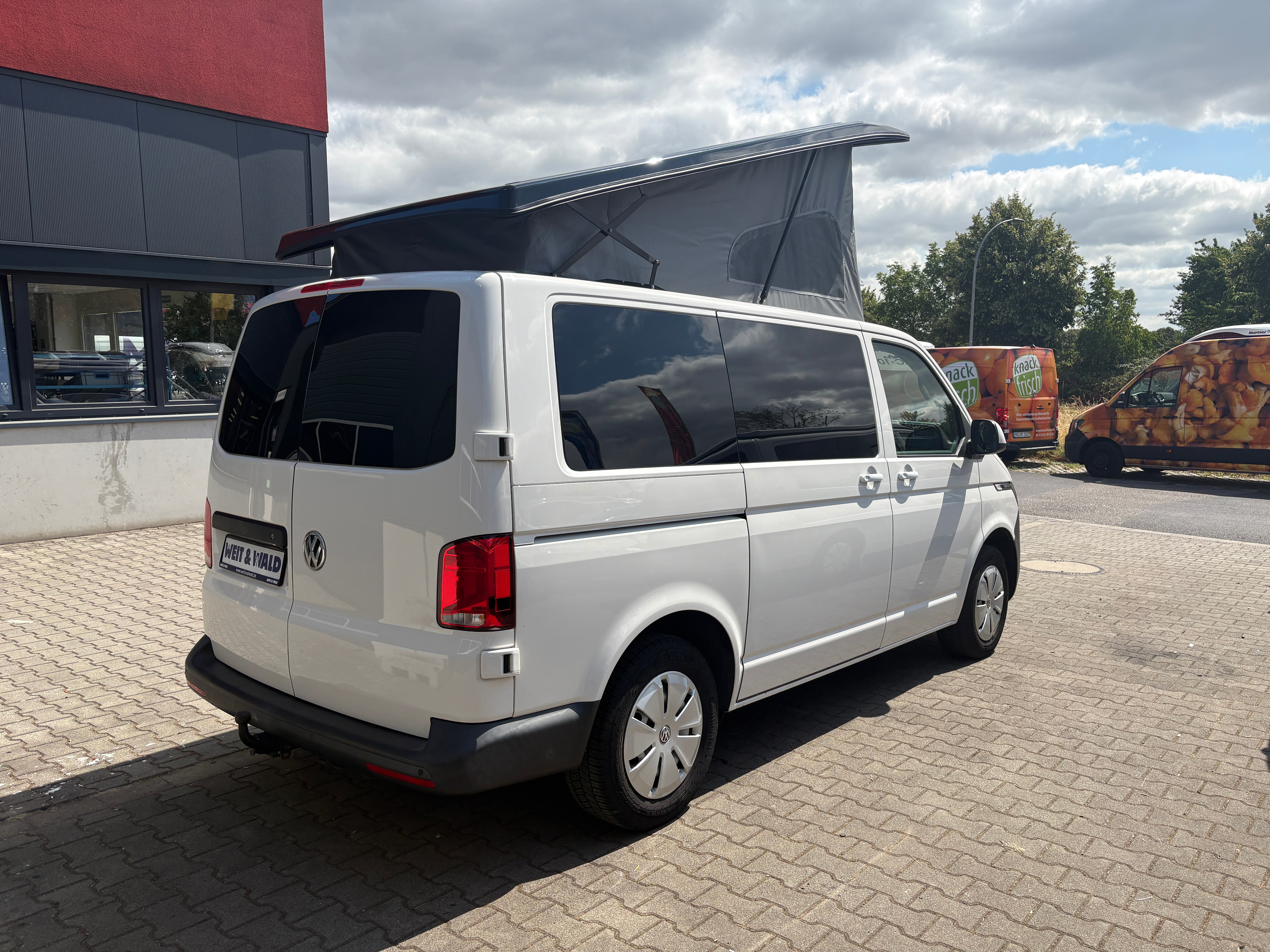 Volkswagen T6.1 Camper mit Aufstelldach, 2.0 TDI, 110 PS / 81KW | VW Bulli Wohnmobil Campervan Kastenwagen