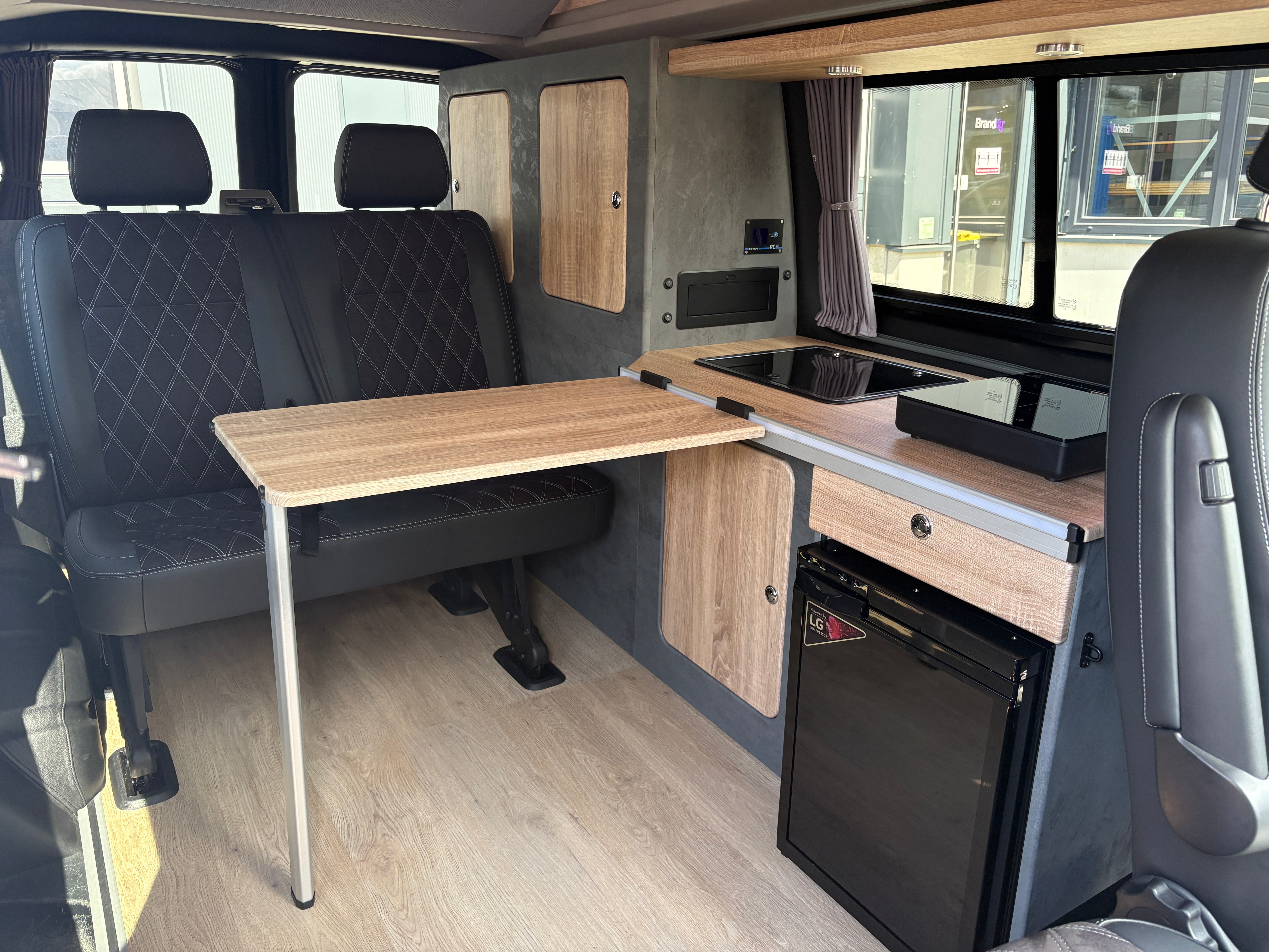 Volkswagen T6.1 Camper mit Aufstelldach, 2.0 TDI, 110 PS / 81KW | VW Bulli Wohnmobil Campervan Kastenwagen