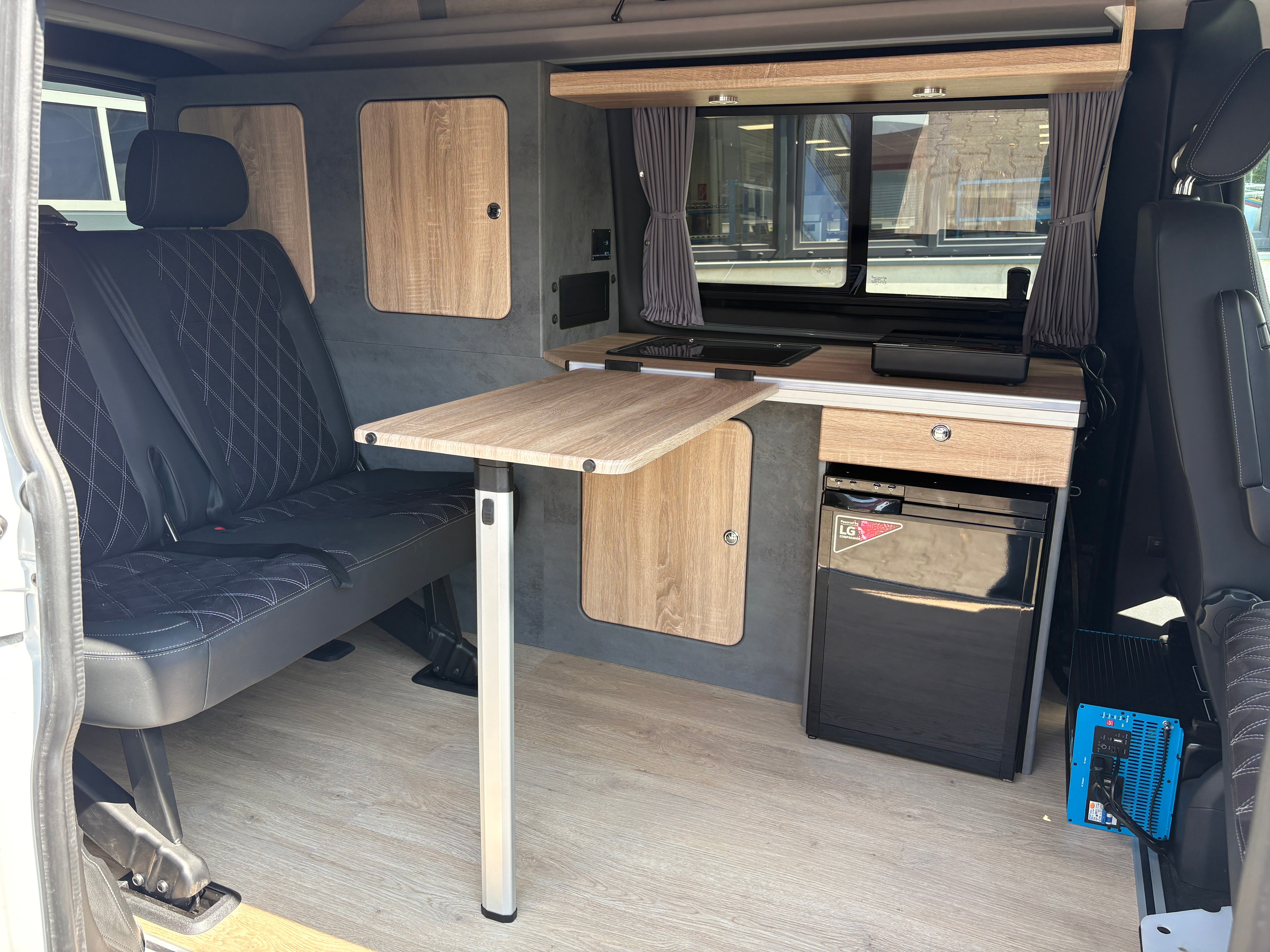Volkswagen T6.1 Camper mit Aufstelldach, 2.0 TDI, 110 PS / 81KW | VW Bulli Wohnmobil Campervan Kastenwagen