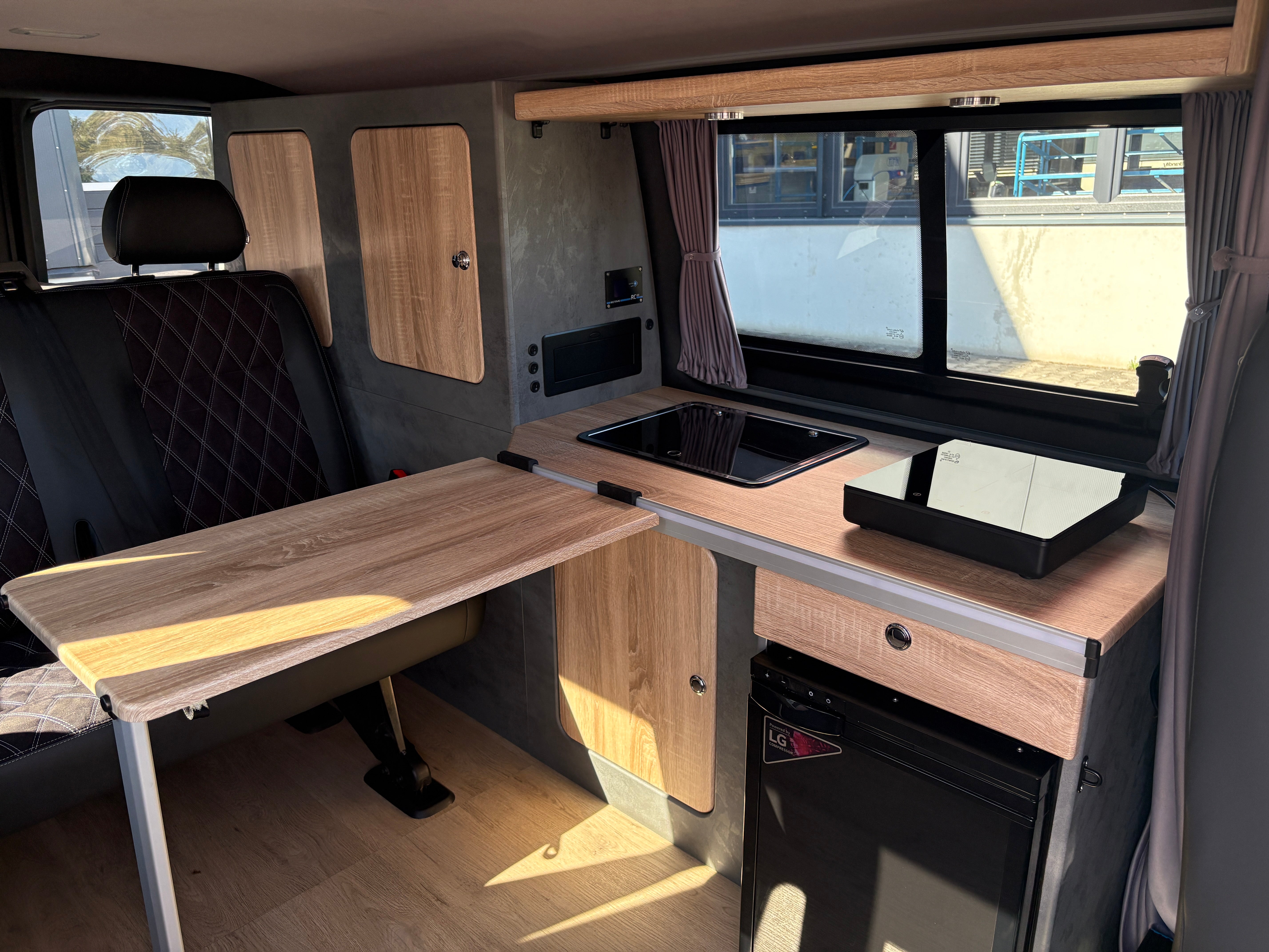 Volkswagen T6.1 Camper, 2.0 TDI, 110 PS / 81KW | VW Bulli Wohnmobil Campervan Kastenwagen