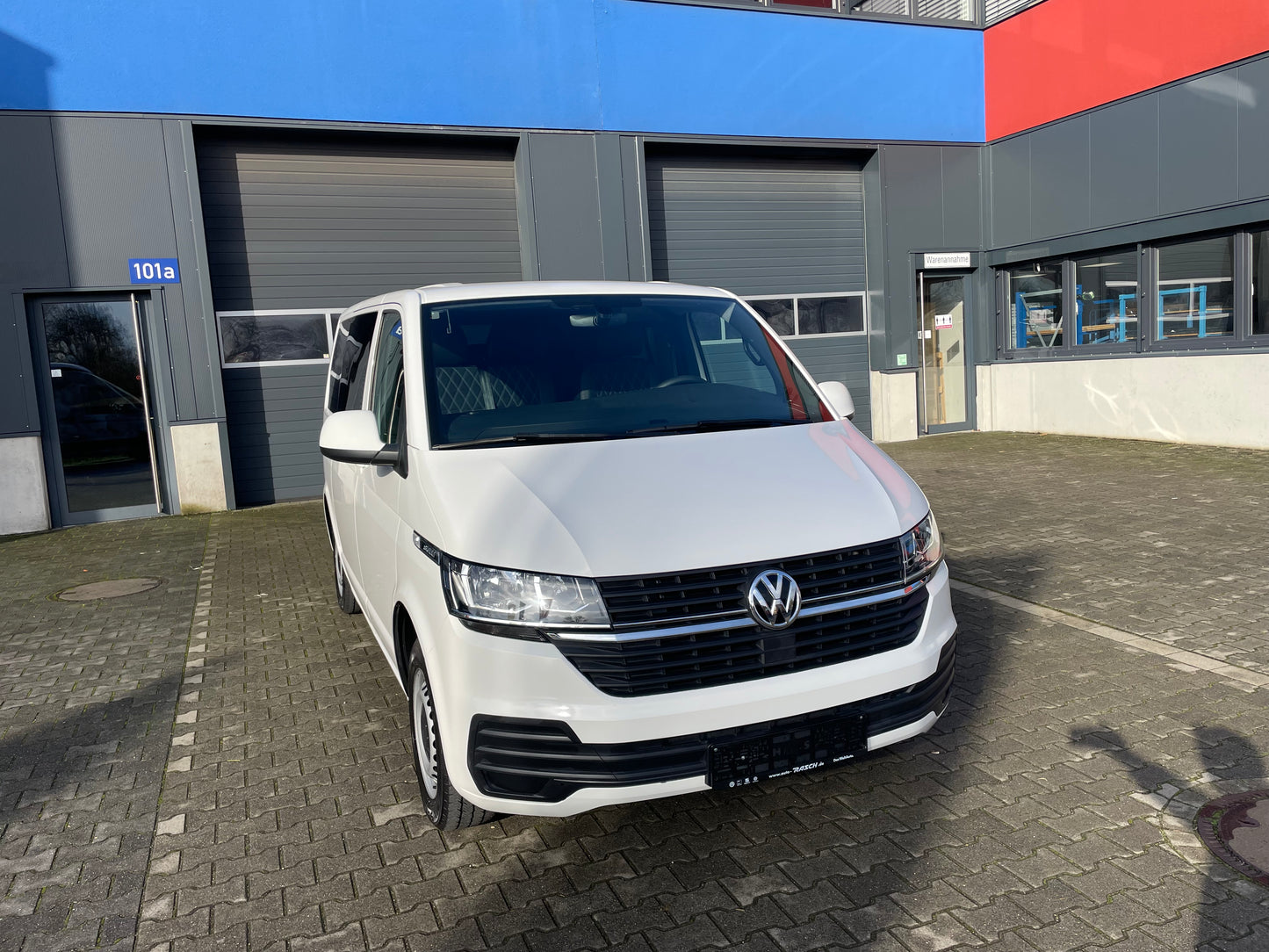 Volkswagen T6.1 Camper 2.0 TDI 150PS Schaltgetriebe unfallfrei | Wohnmobil mit Navi, PDC, Rückfahrkamera | Campervan Umbau 5 Sitzer